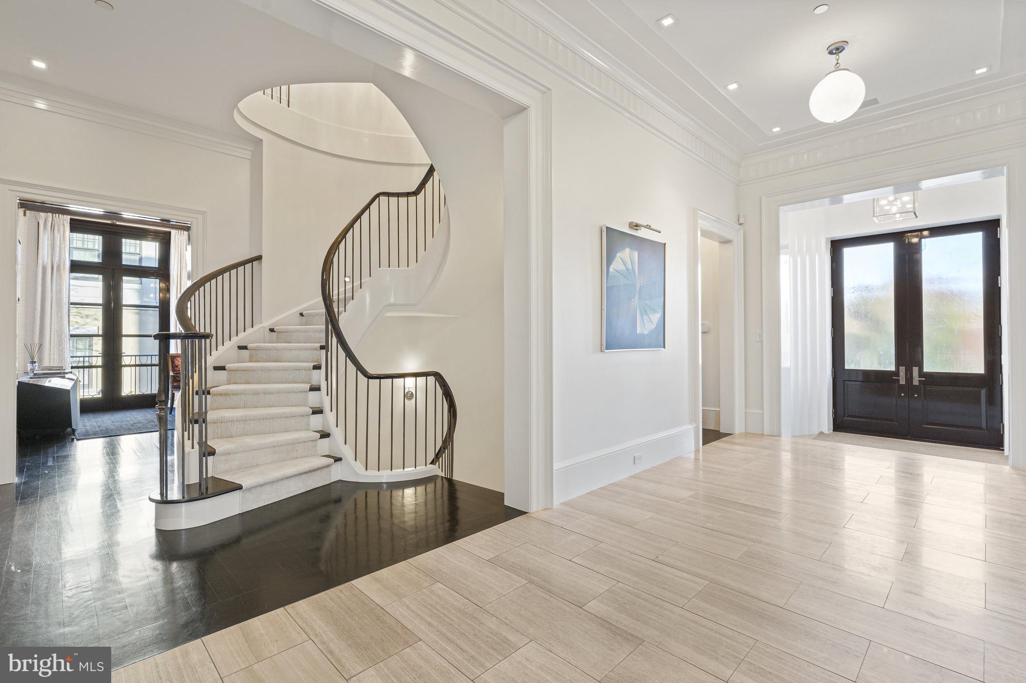 2109 DUNMORE LANE NW