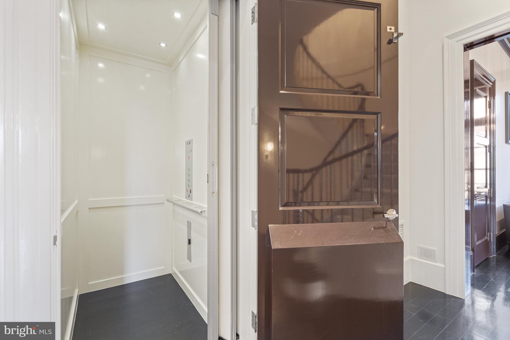 PHILLIPS PARK - Residential