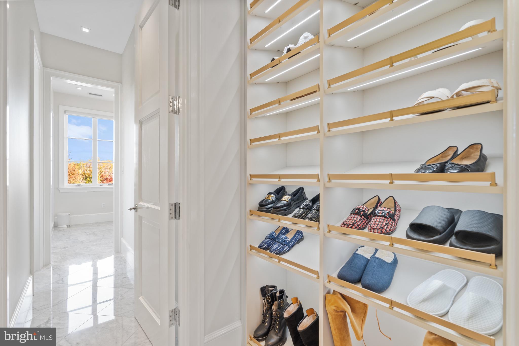 PHILLIPS PARK - Residential