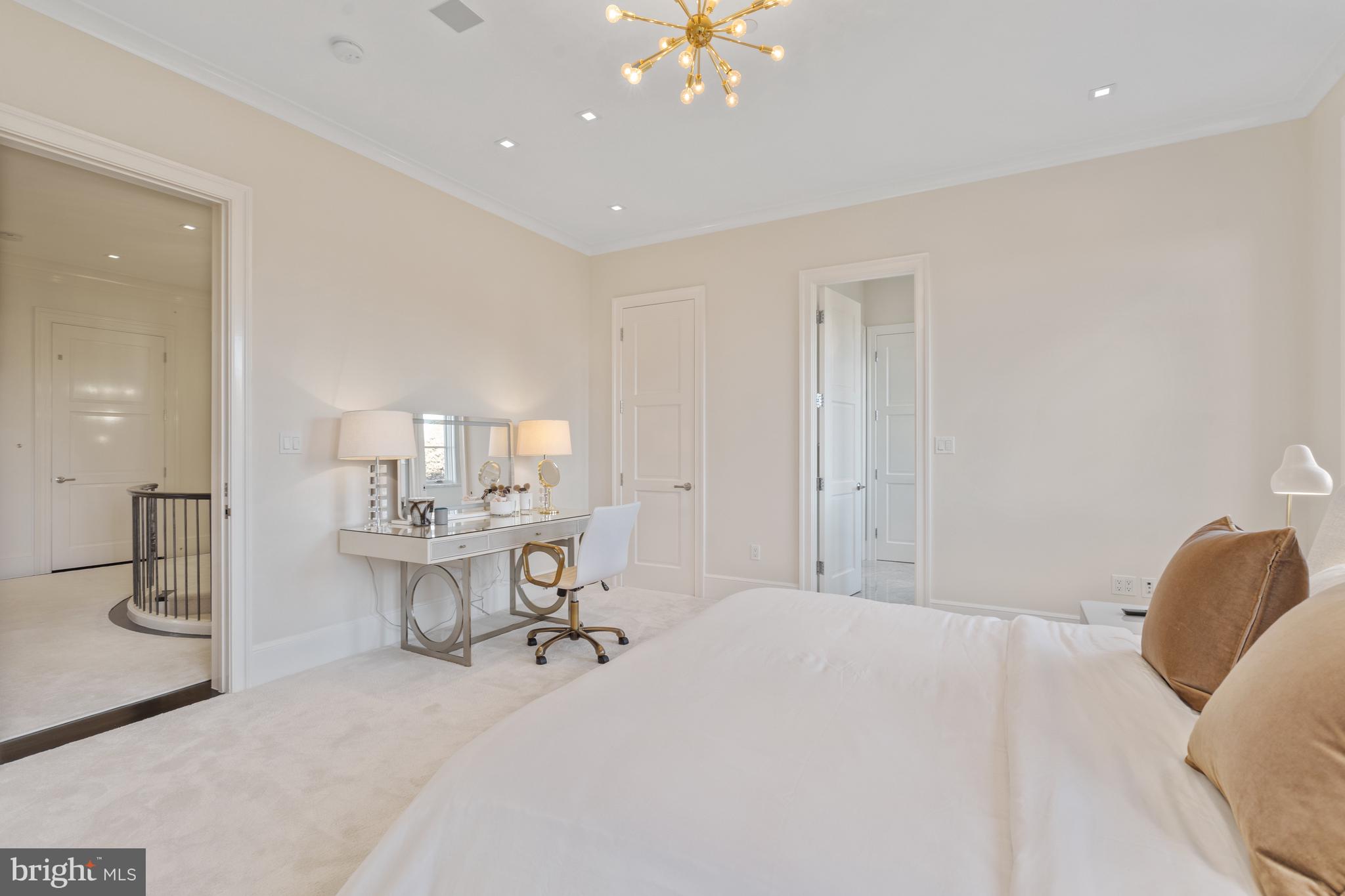 PHILLIPS PARK - Residential