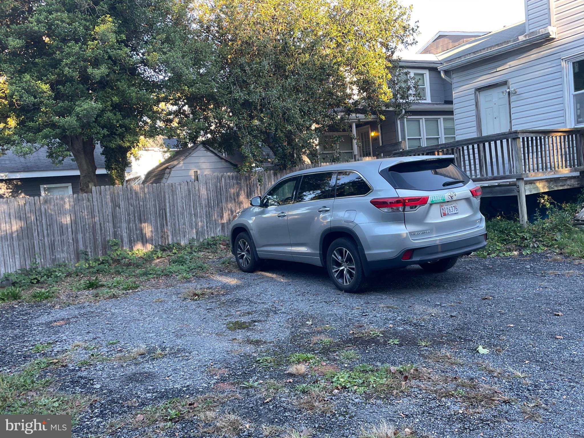 910 MONTGOMERY STREET