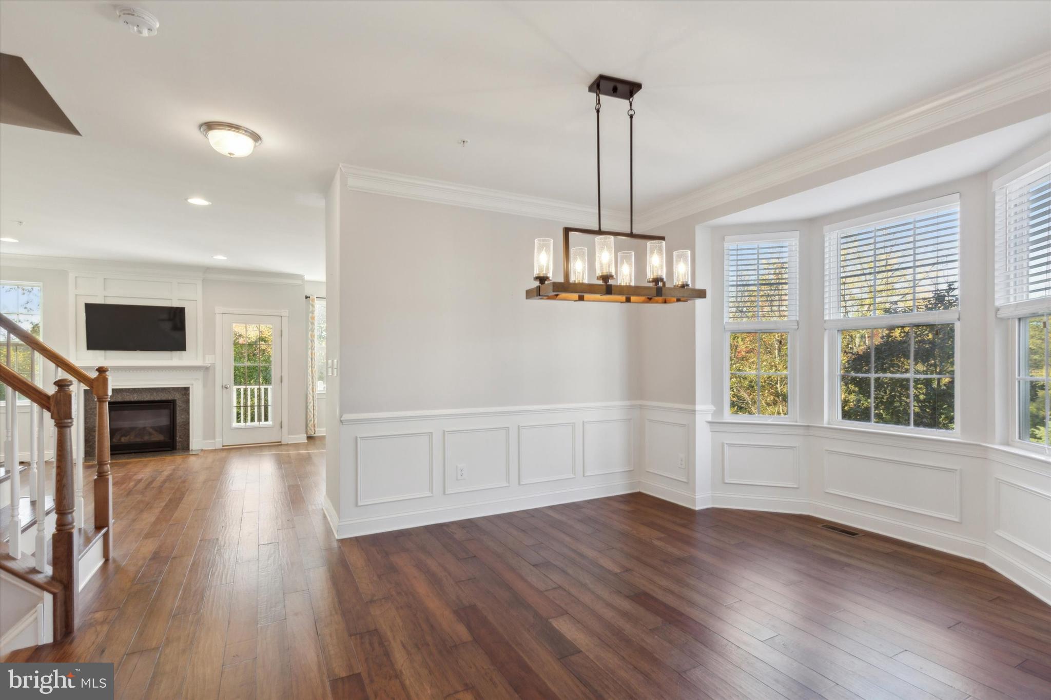 MAINLAND SQUARE - Residential Lease