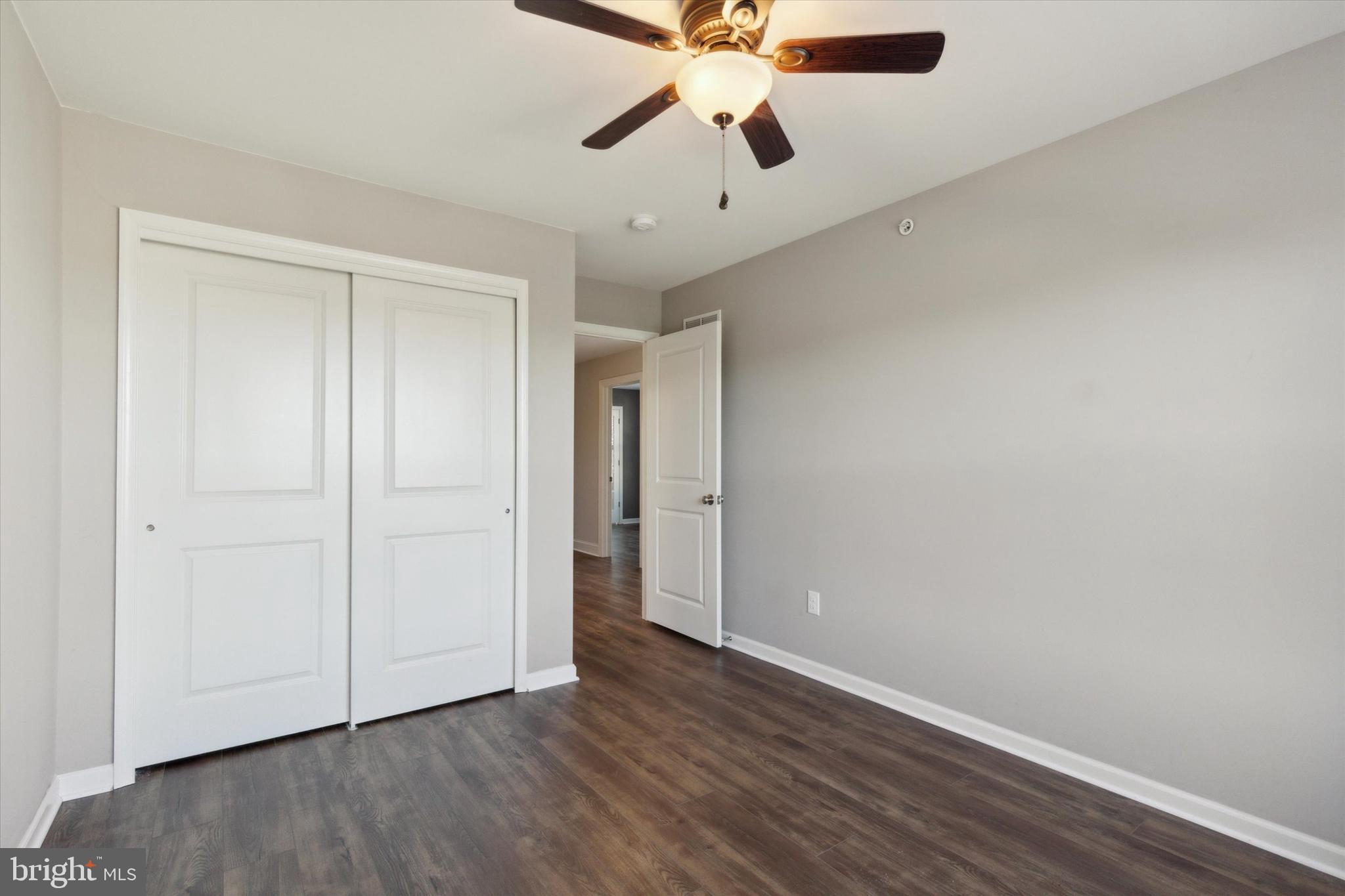 MAINLAND SQUARE - Residential Lease