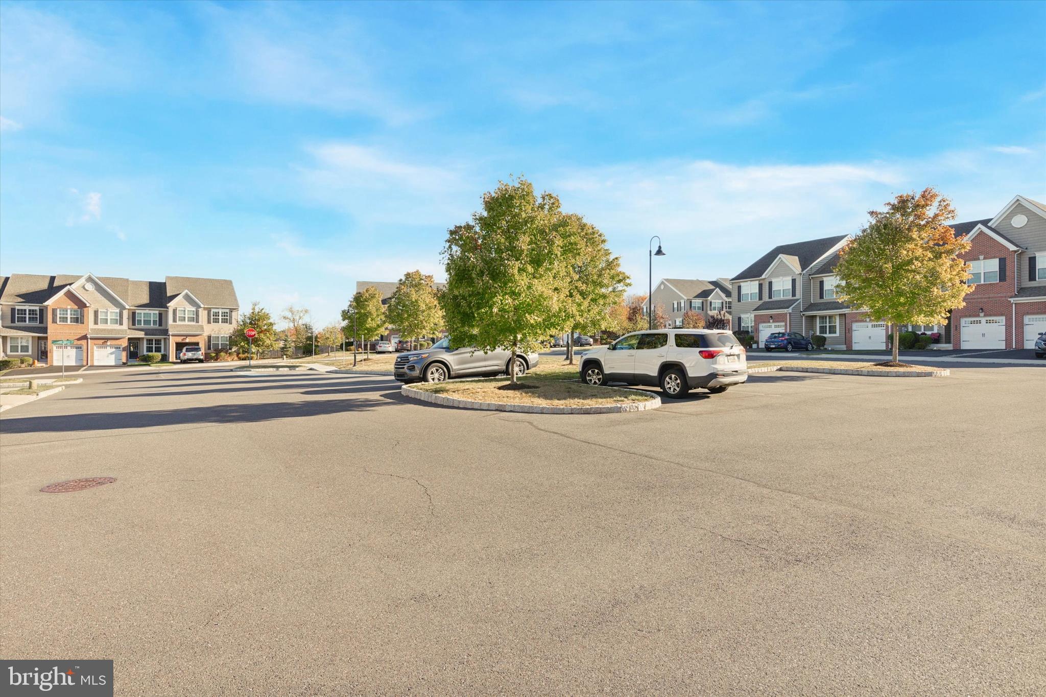 MAINLAND SQUARE - Residential Lease