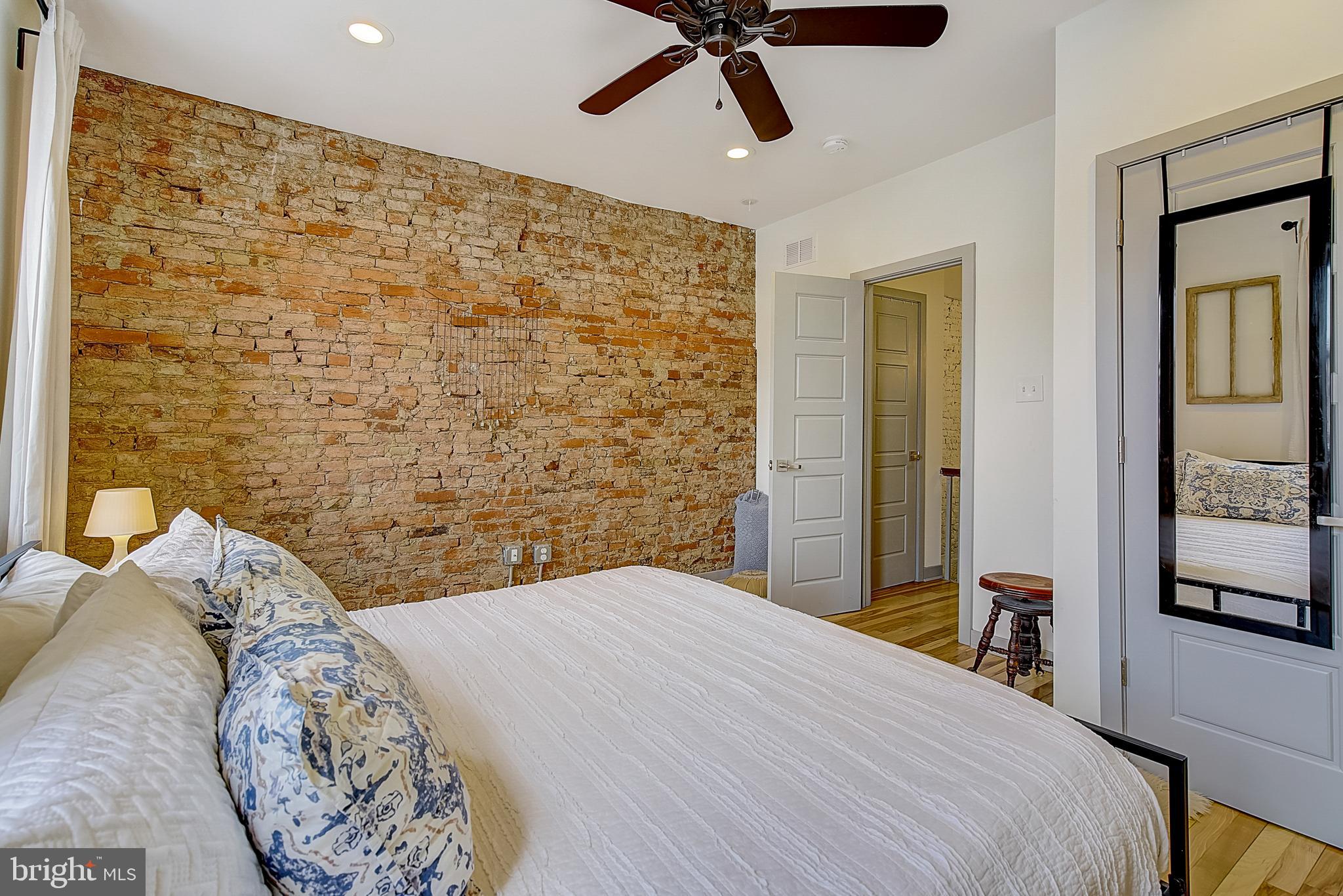KENSINGTON - Residential