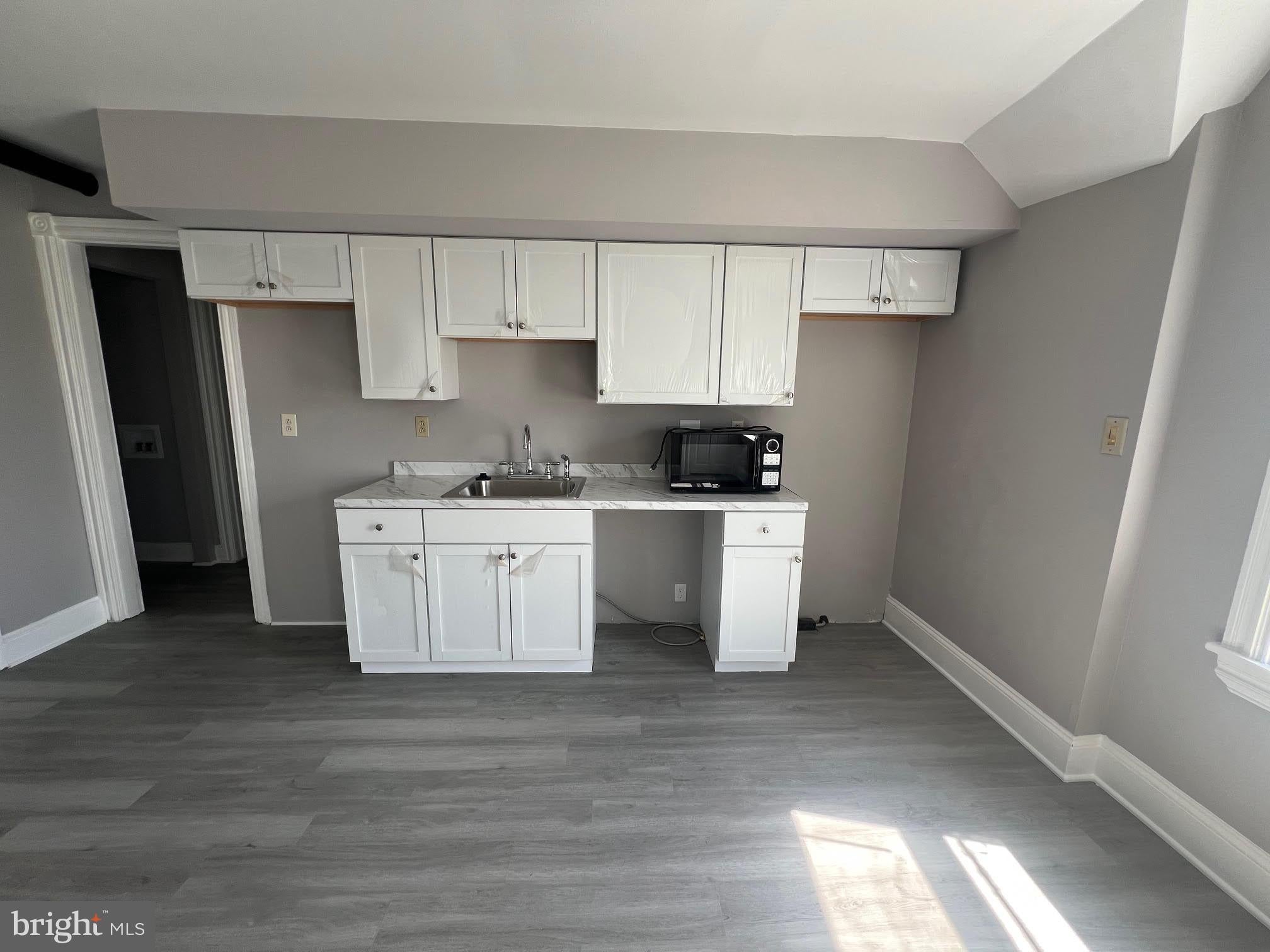 1000 W 8TH STREET 3