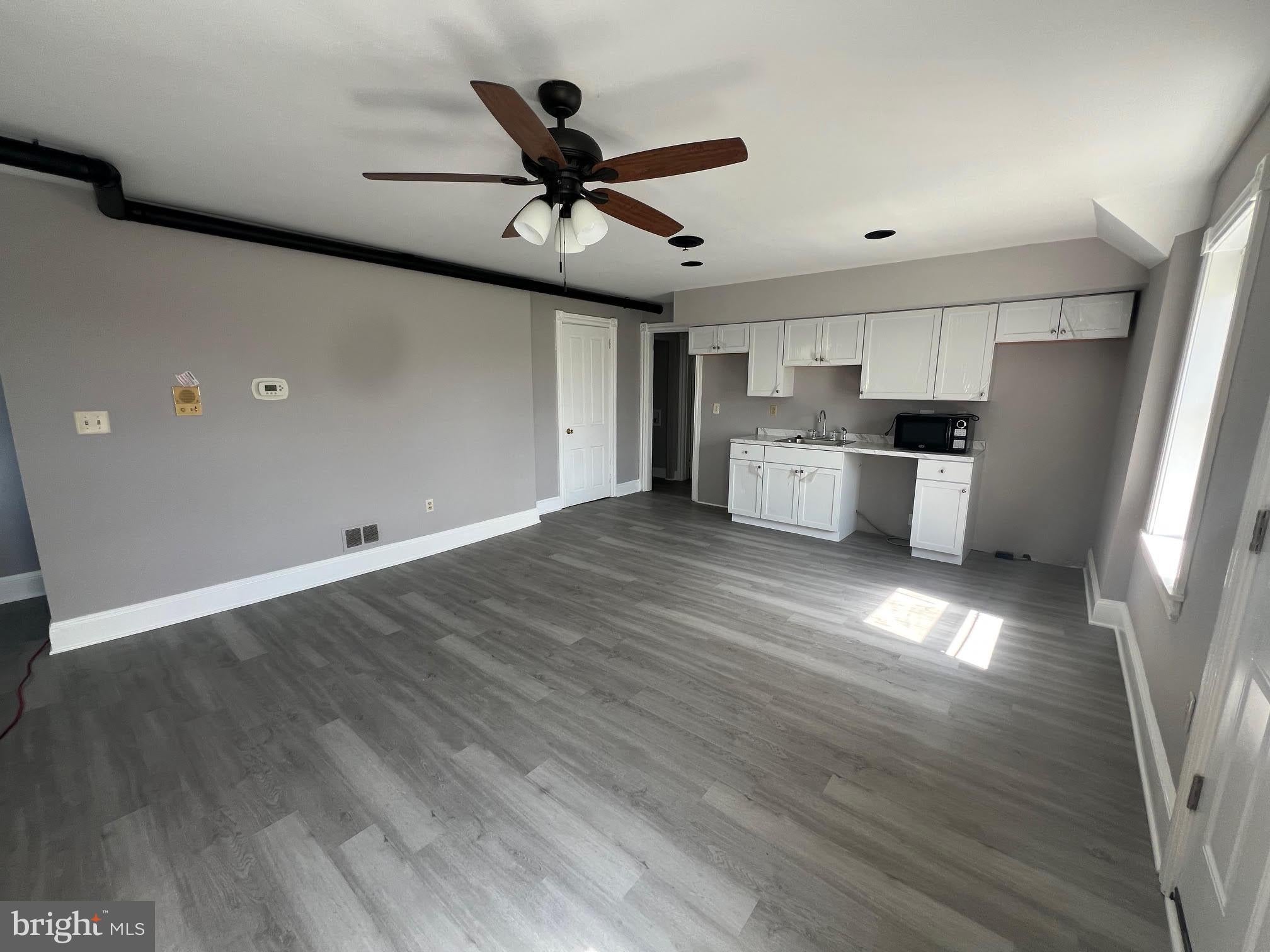 1000 W 8TH STREET 3