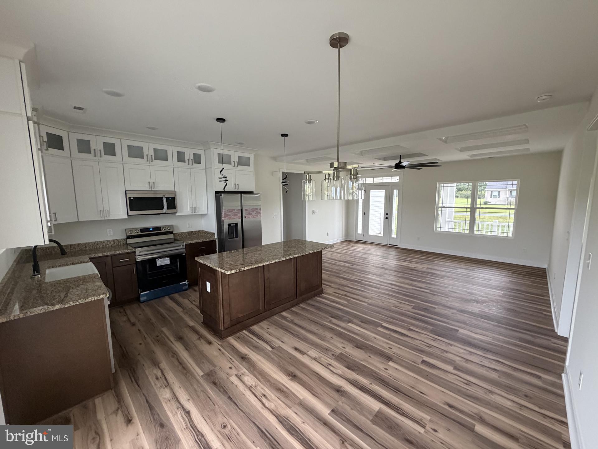 37672 BLUE CRAB CIRCLE