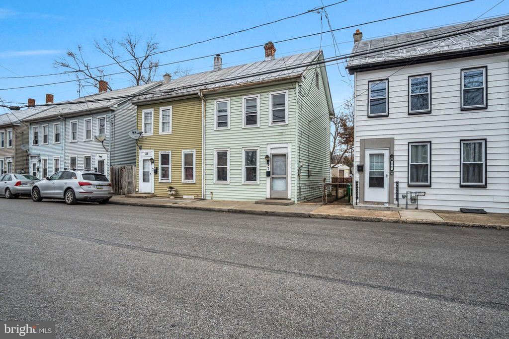 Photo of 27 S Spring Garden Street, CARLISLE, PA 17013 (MLS # PACB2046736)