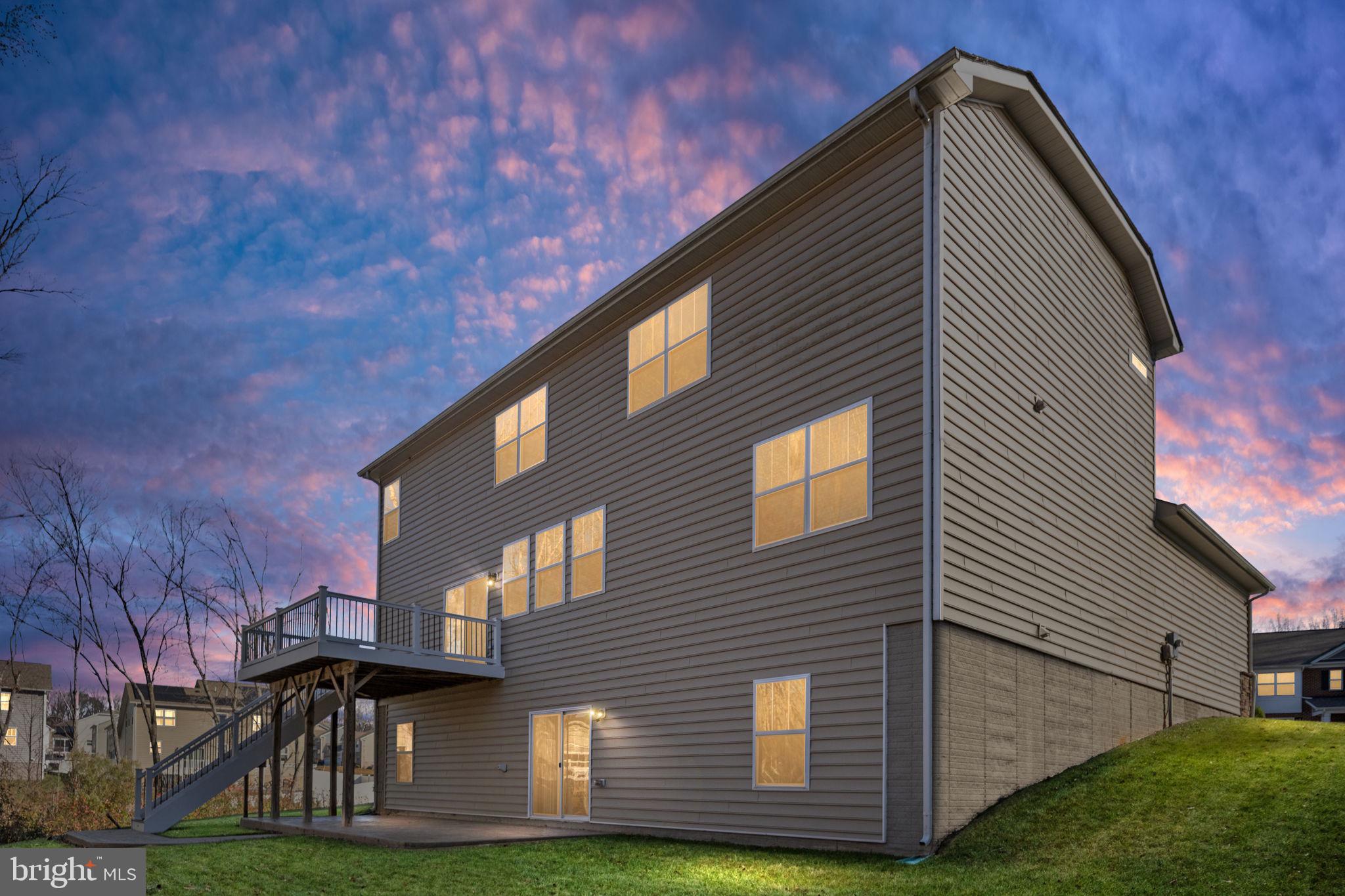 153 HOLLYCREST PLACE