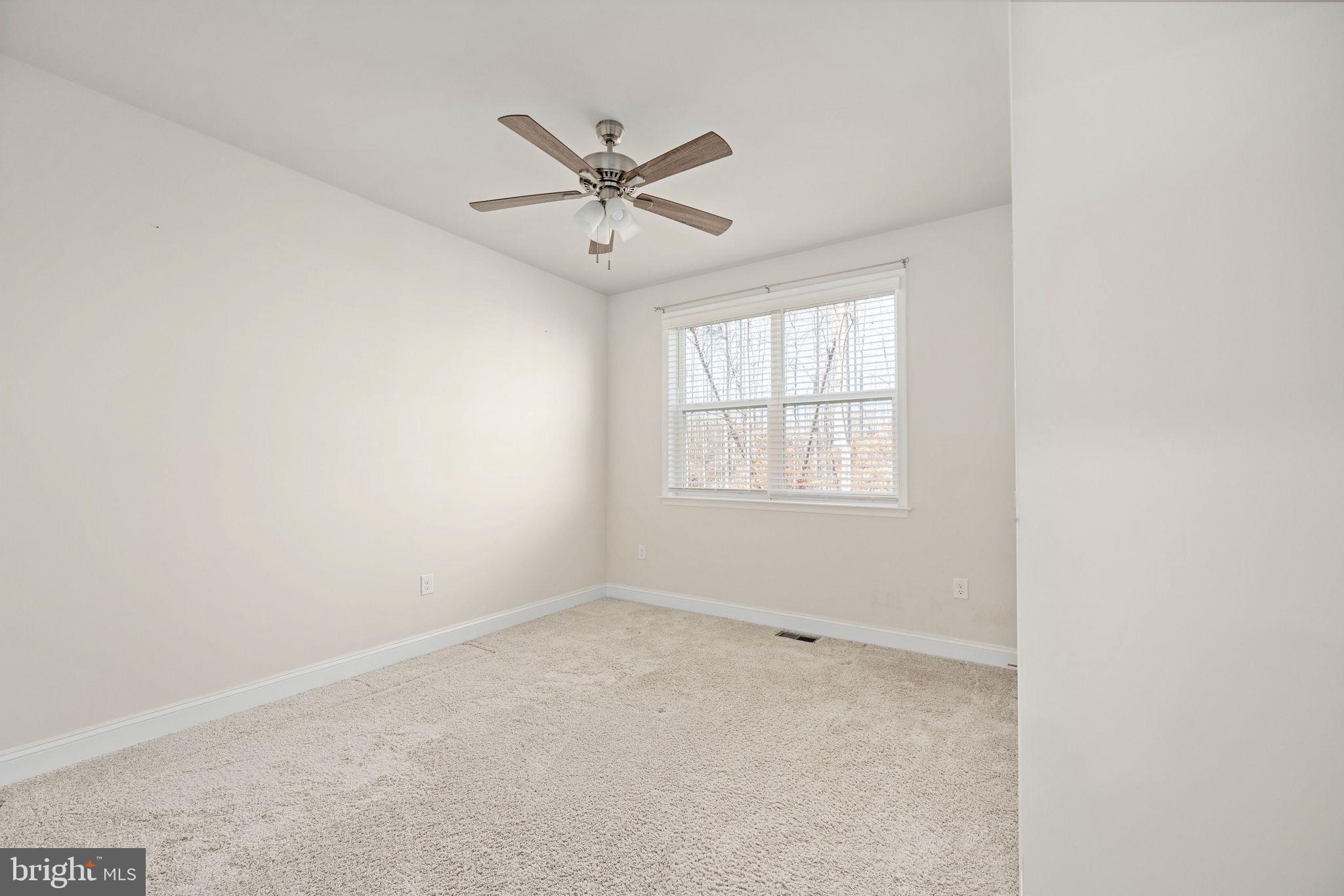 SHELTON KNOLLS - Residential