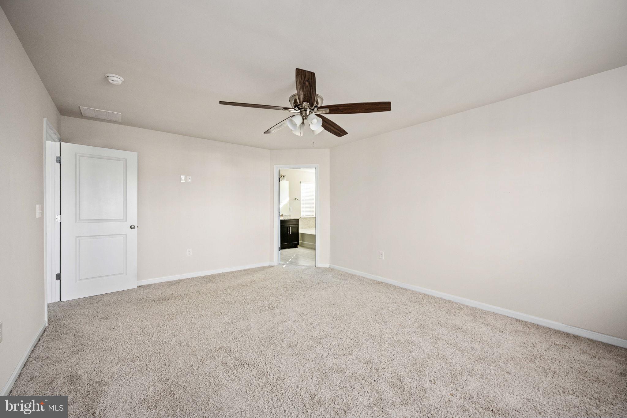 SHELTON KNOLLS - Residential