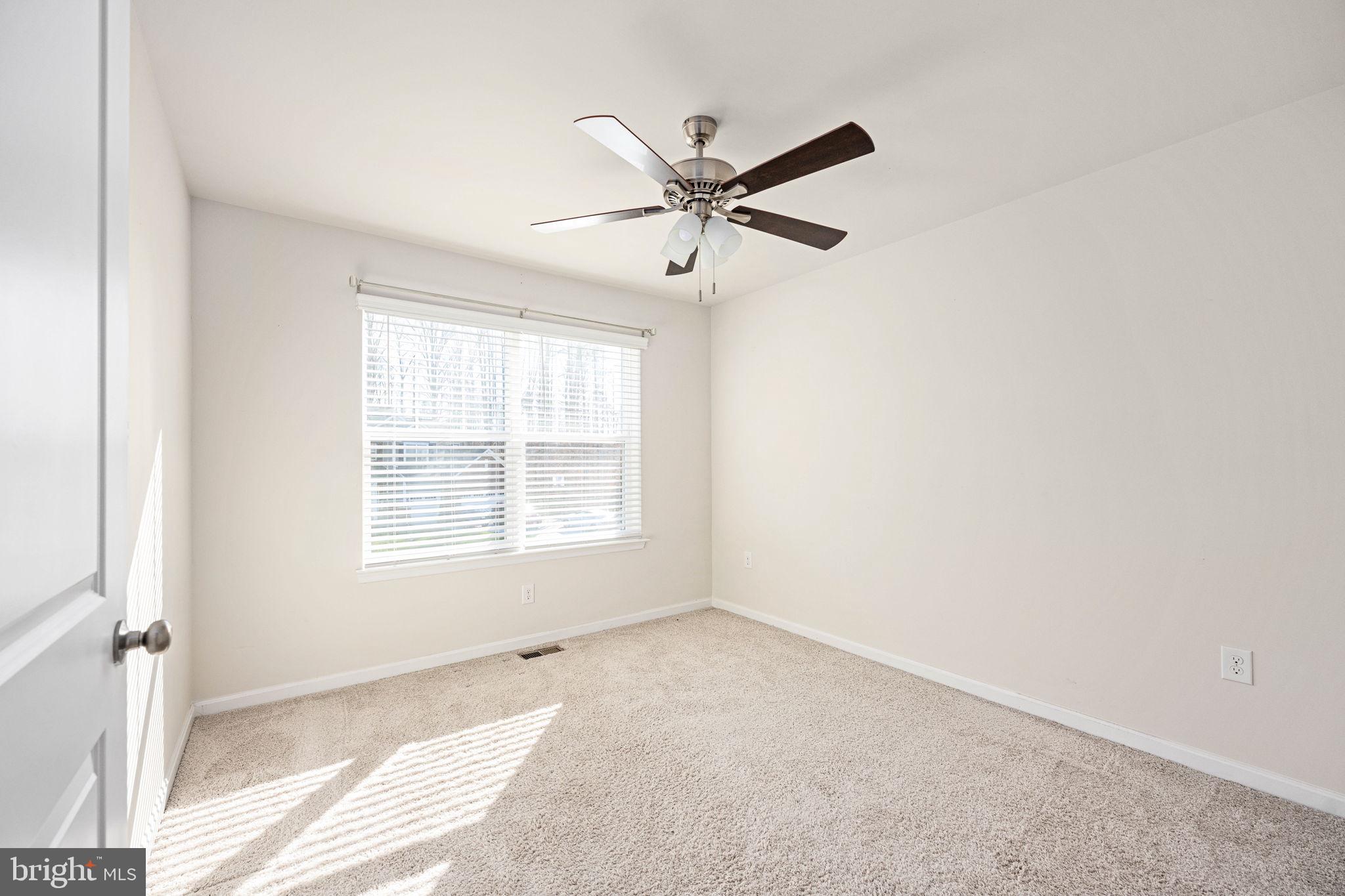 SHELTON KNOLLS - Residential