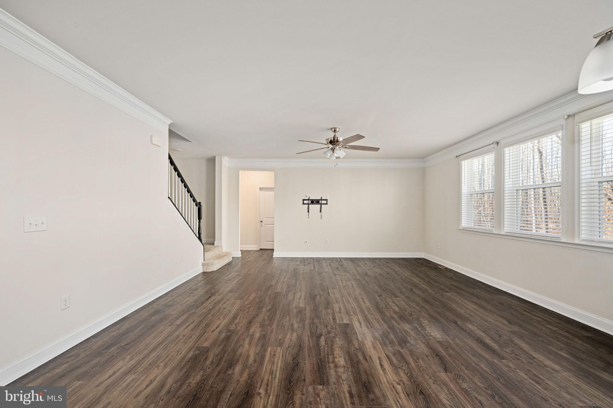 SHELTON KNOLLS - Residential