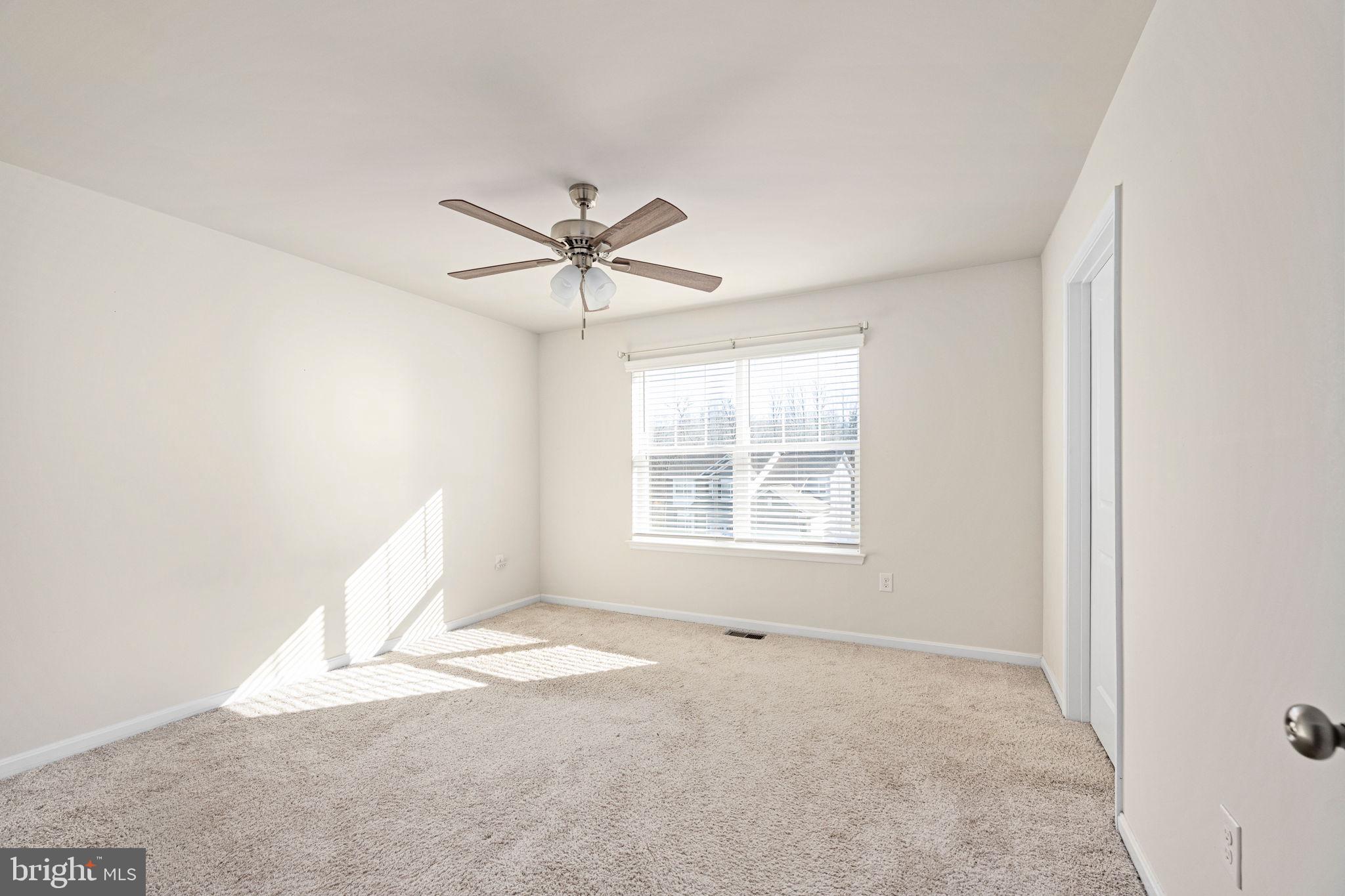 SHELTON KNOLLS - Residential