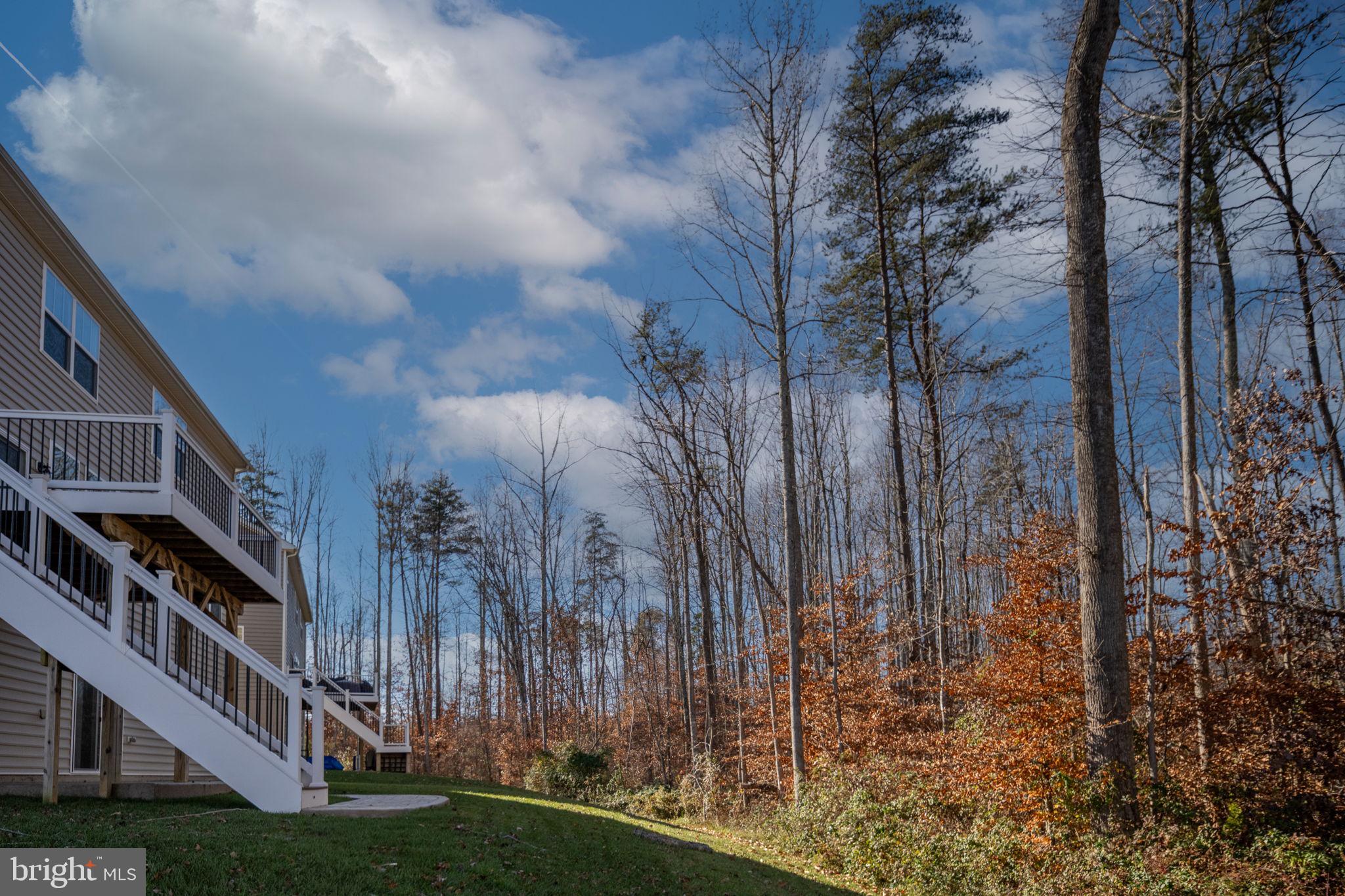 SHELTON KNOLLS - Residential