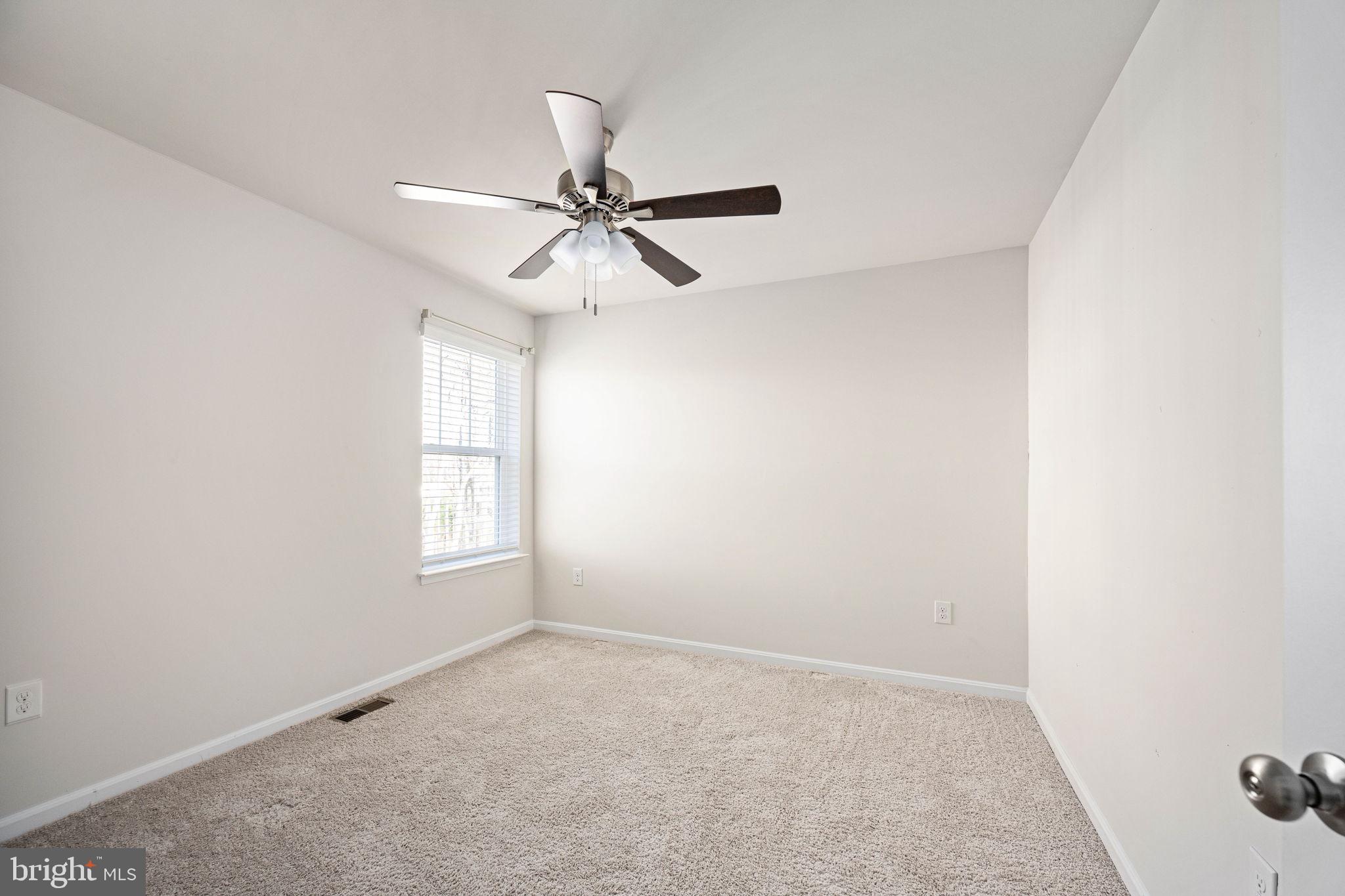 SHELTON KNOLLS - Residential