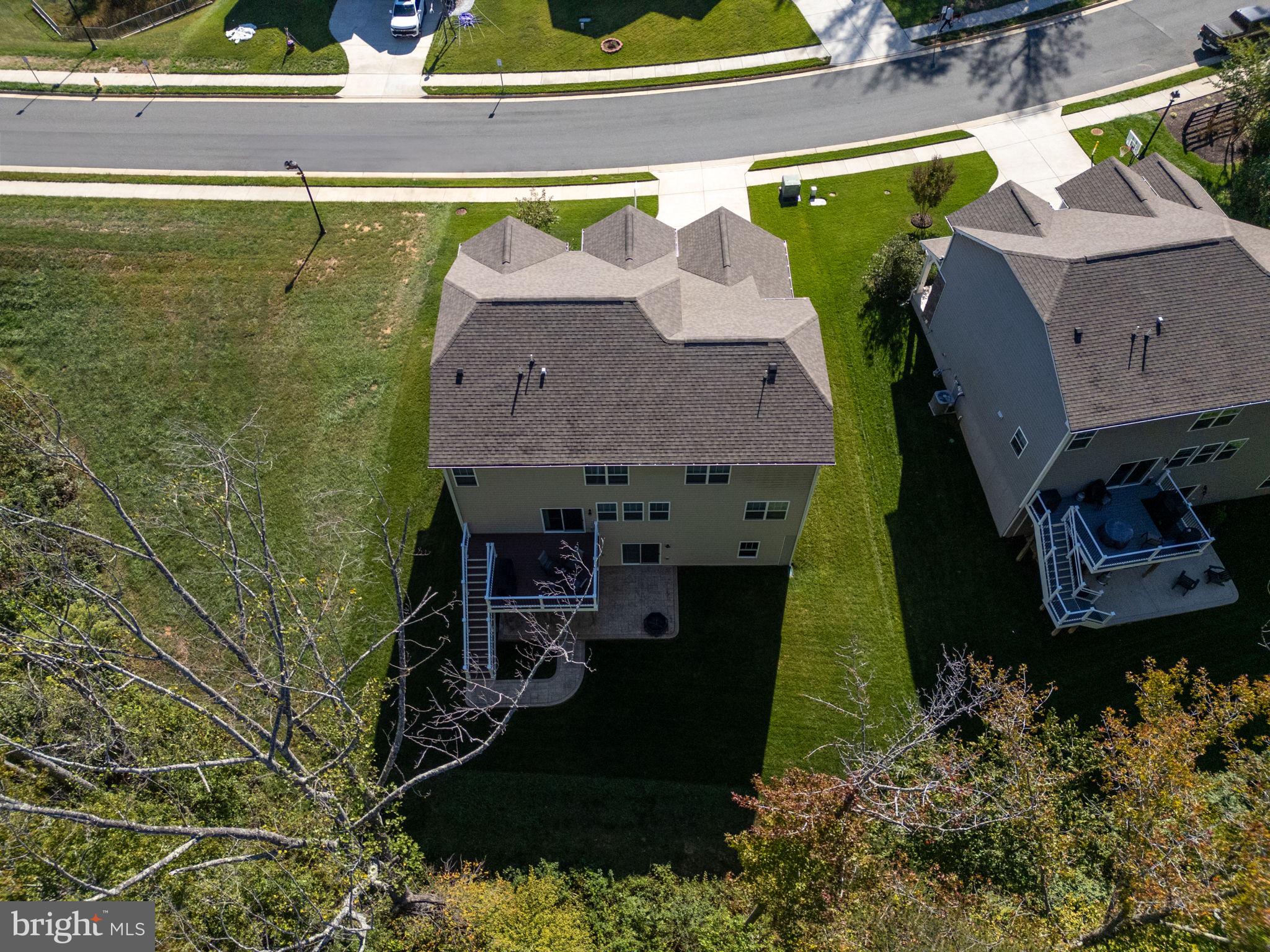 SHELTON KNOLLS - Residential