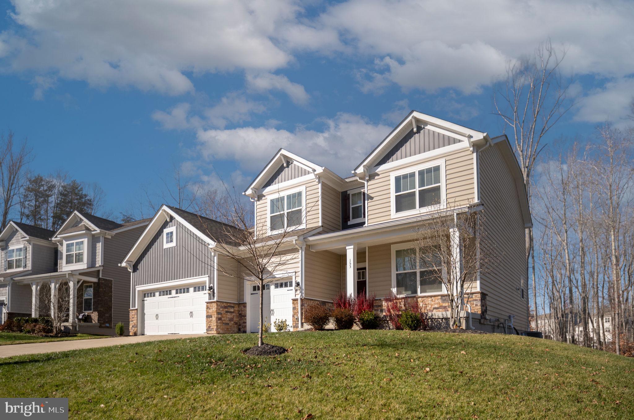 SHELTON KNOLLS - Residential