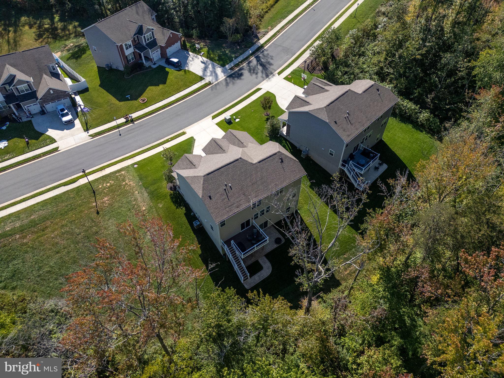 SHELTON KNOLLS - Residential