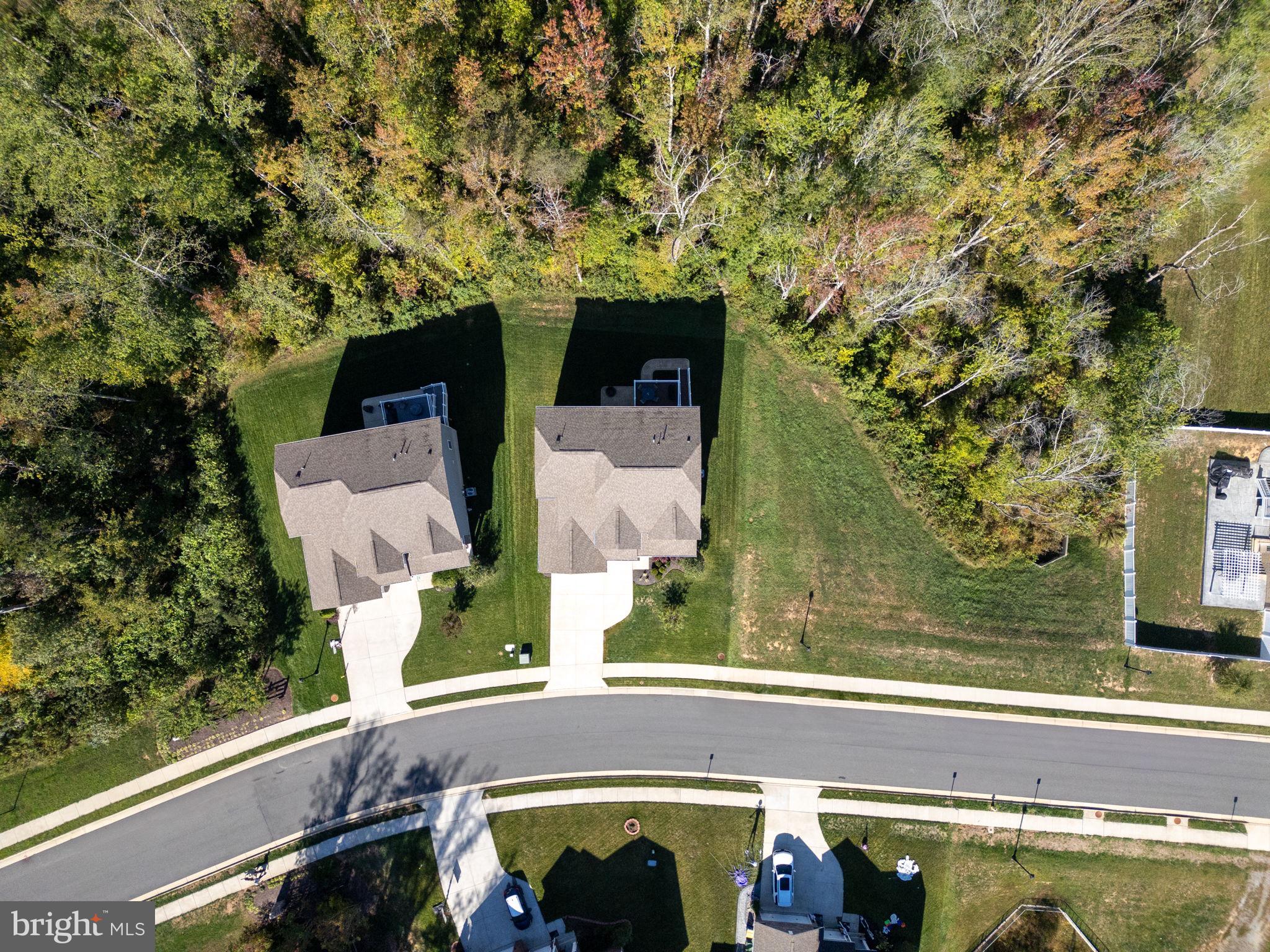 SHELTON KNOLLS - Residential