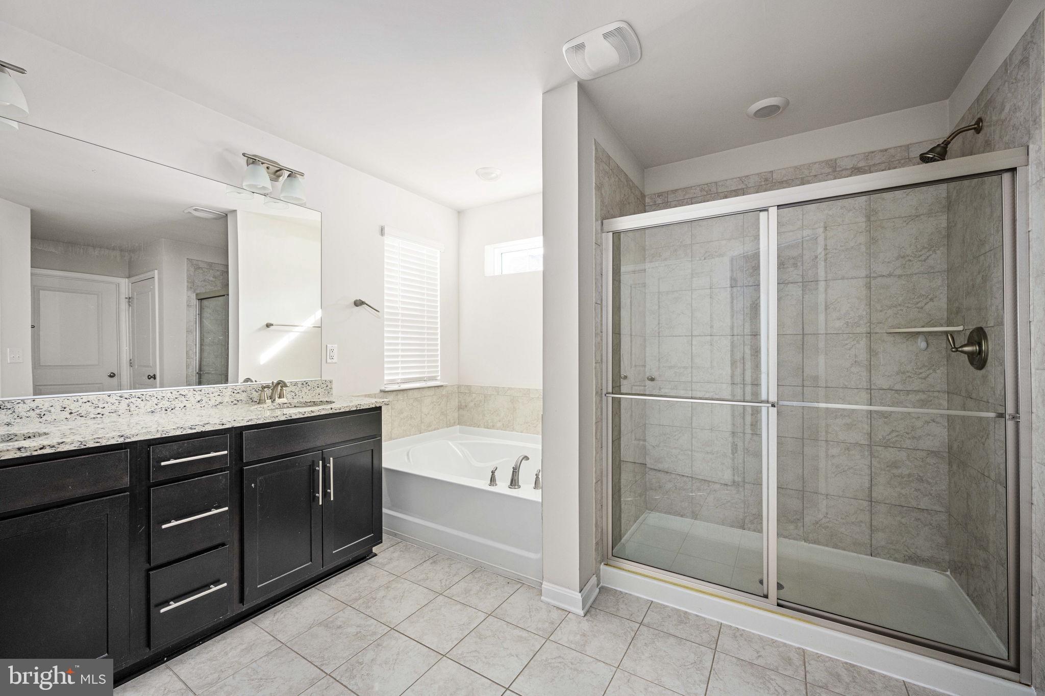 SHELTON KNOLLS - Residential