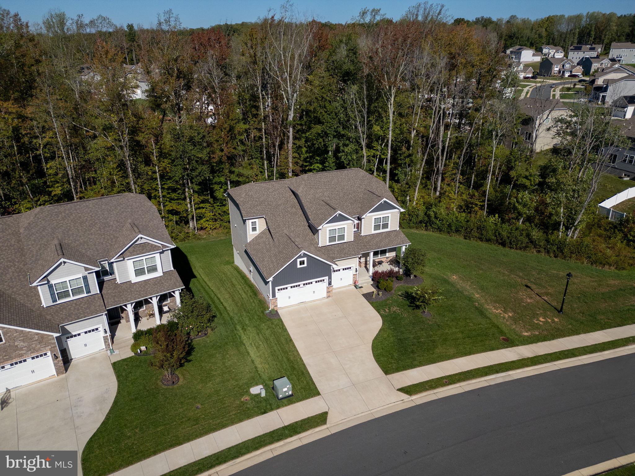 SHELTON KNOLLS - Residential