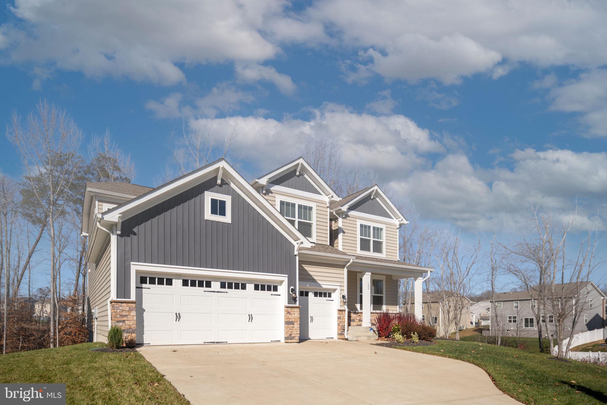 SHELTON KNOLLS - Residential