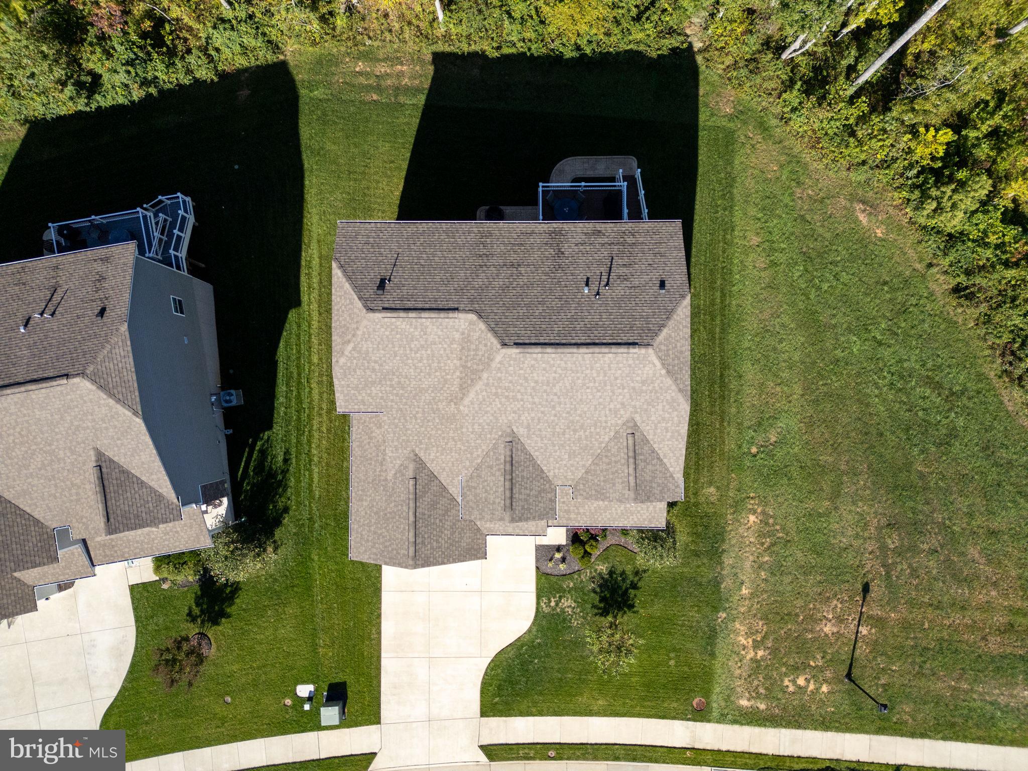 SHELTON KNOLLS - Residential