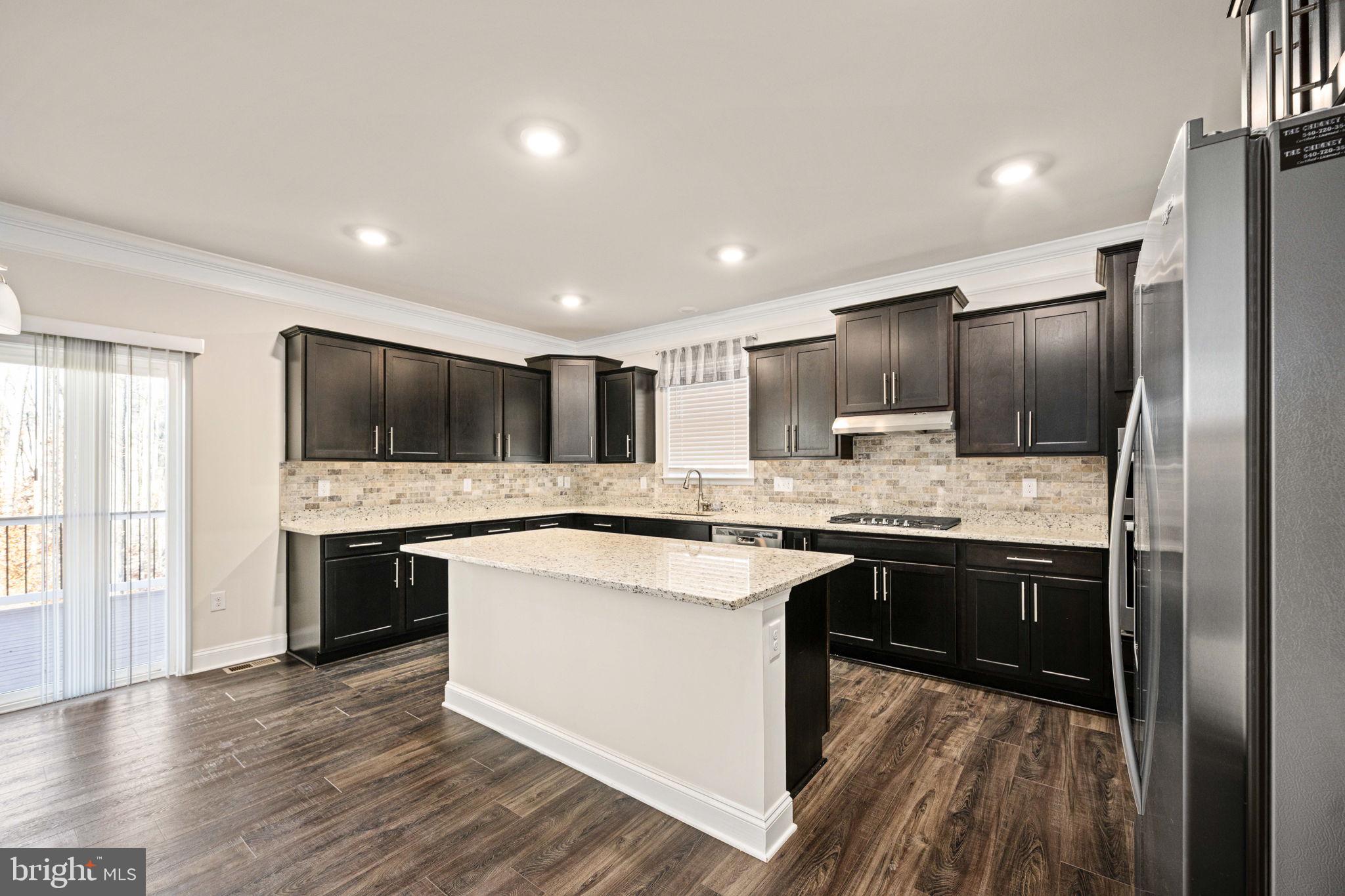 SHELTON KNOLLS - Residential