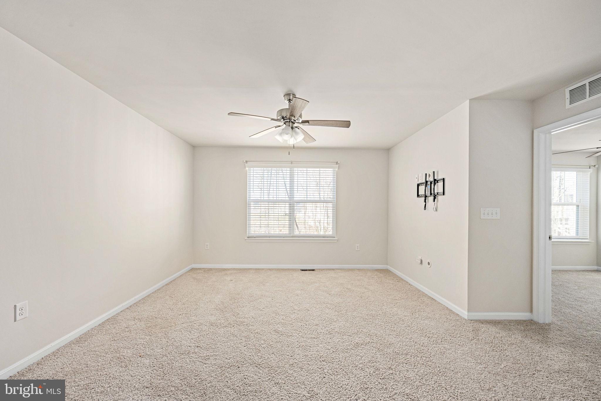 SHELTON KNOLLS - Residential