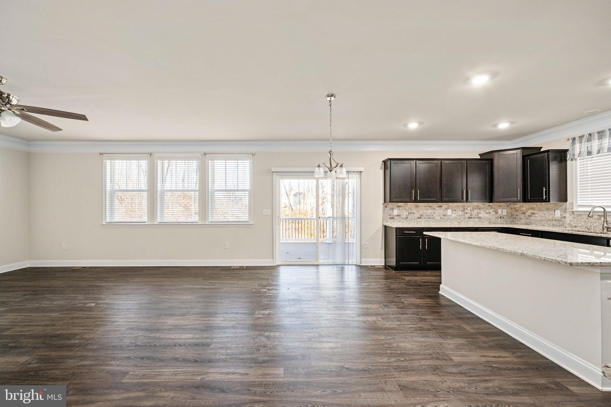 SHELTON KNOLLS - Residential