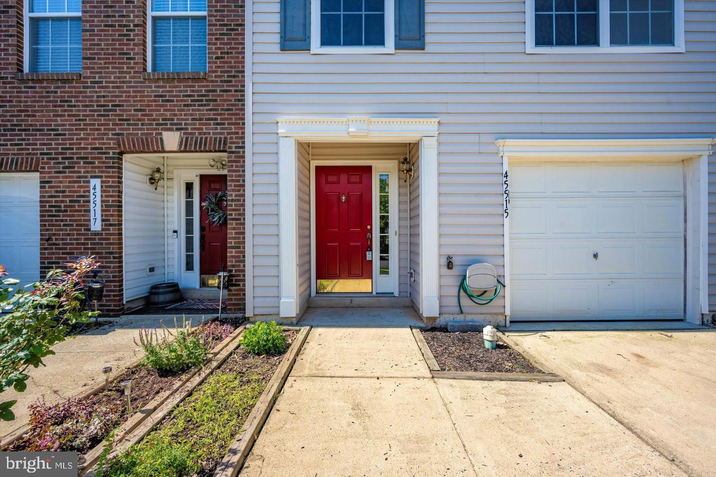 45515 LAKEMONT SQUARE