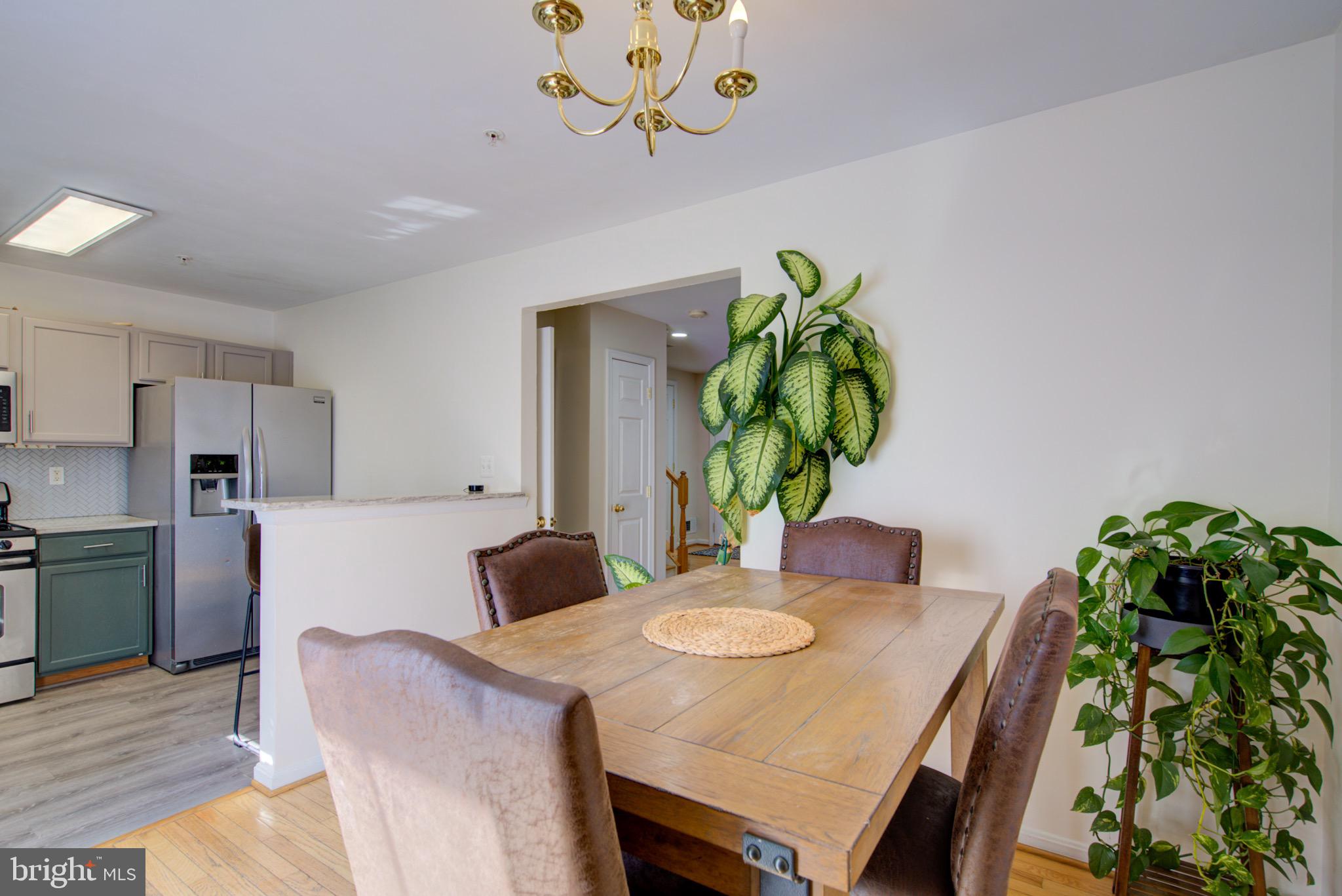 COLONY SQUARE - Residential