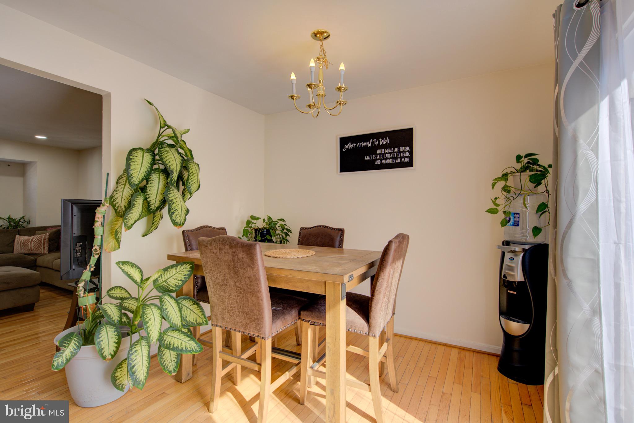 COLONY SQUARE - Residential