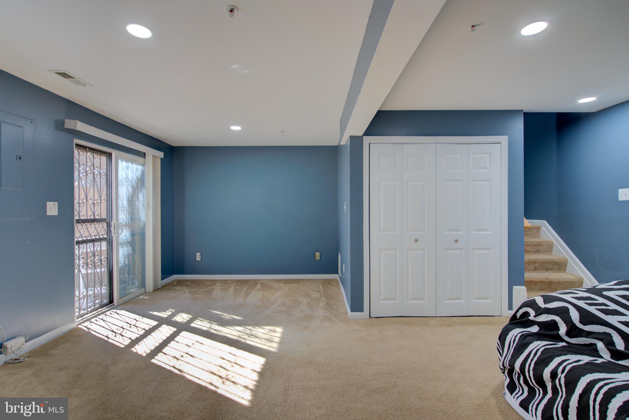 COLONY SQUARE - Residential