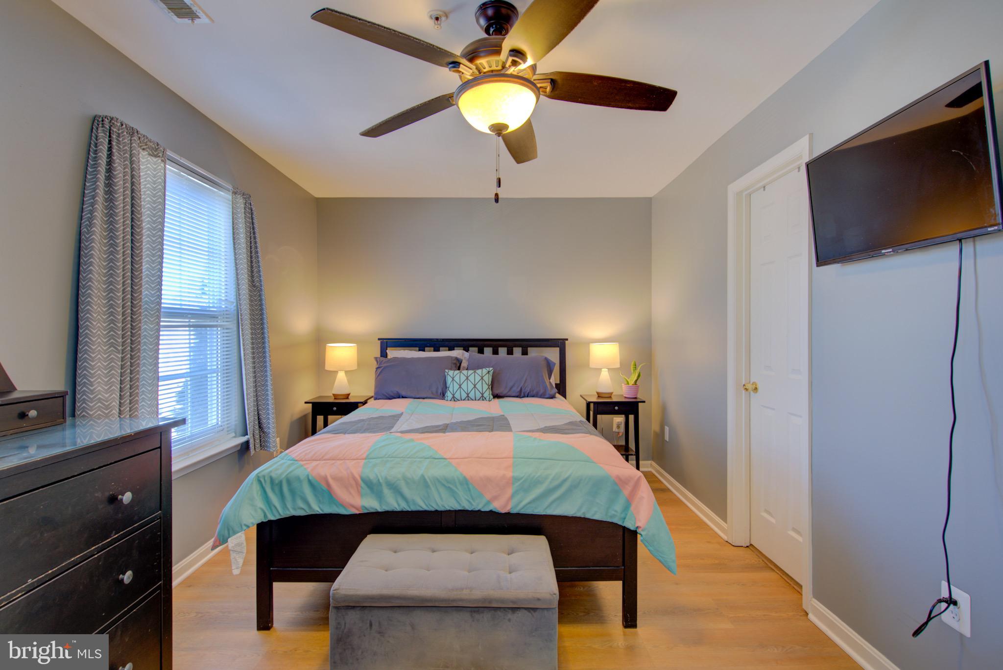 COLONY SQUARE - Residential