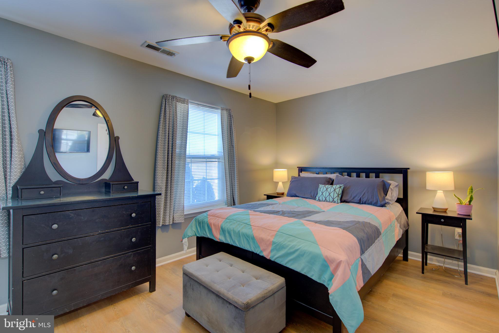 COLONY SQUARE - Residential