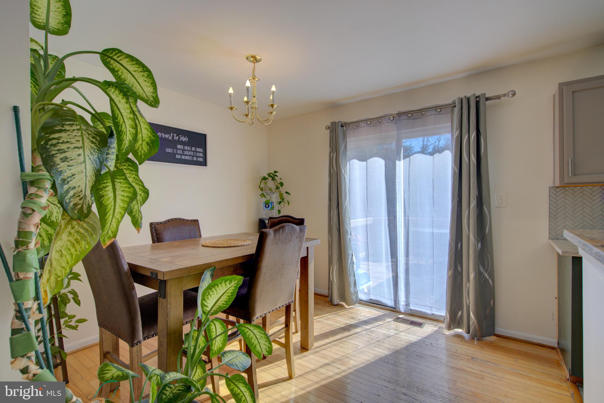 COLONY SQUARE - Residential