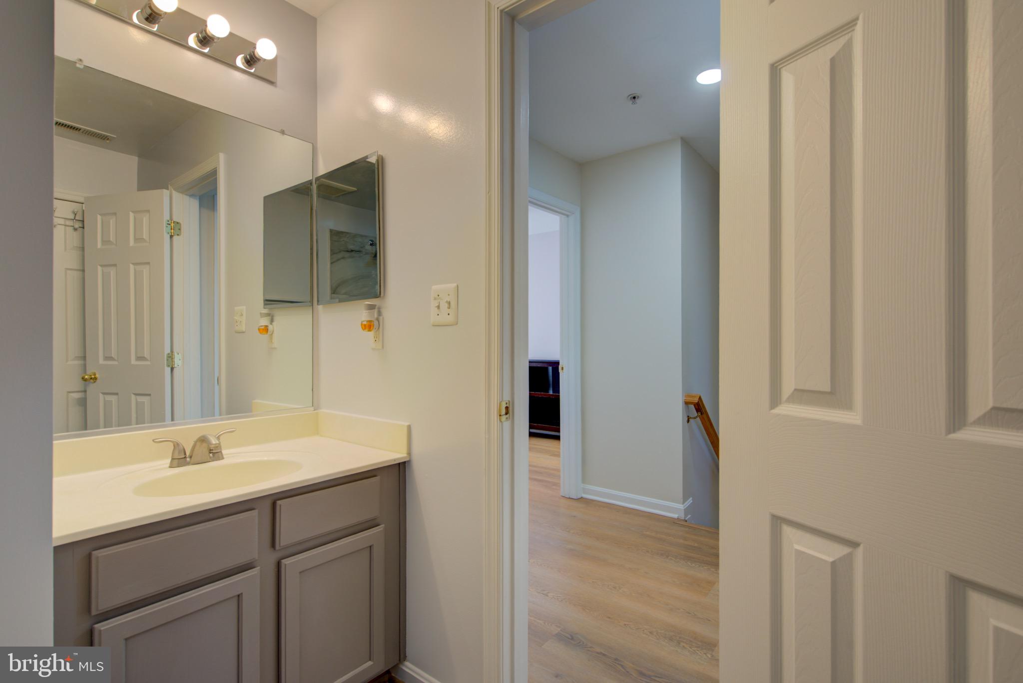 COLONY SQUARE - Residential