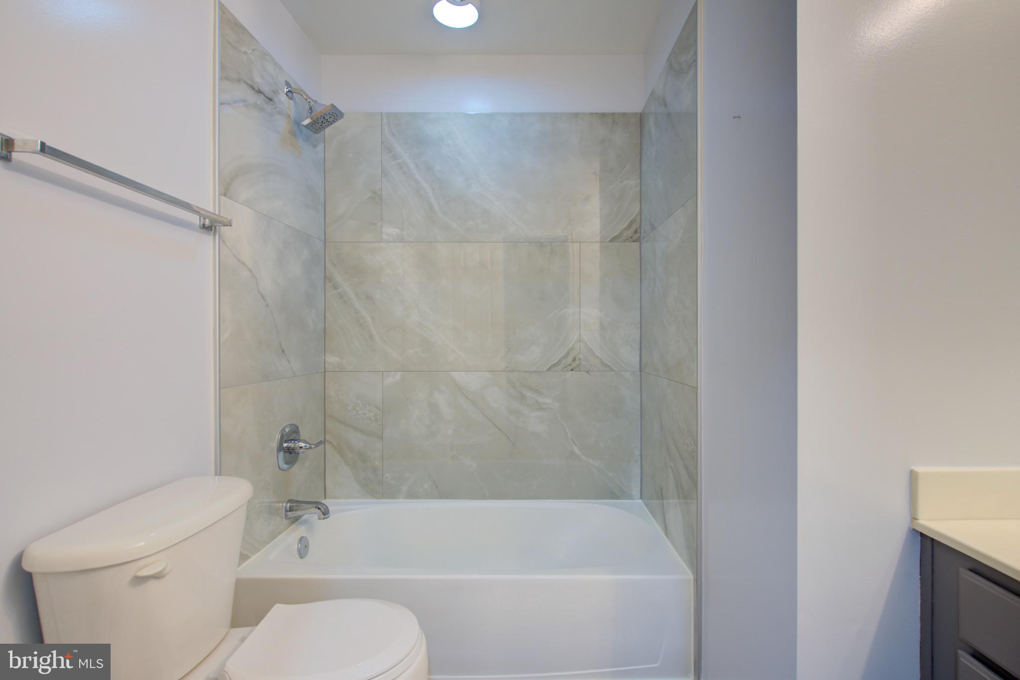 COLONY SQUARE - Residential