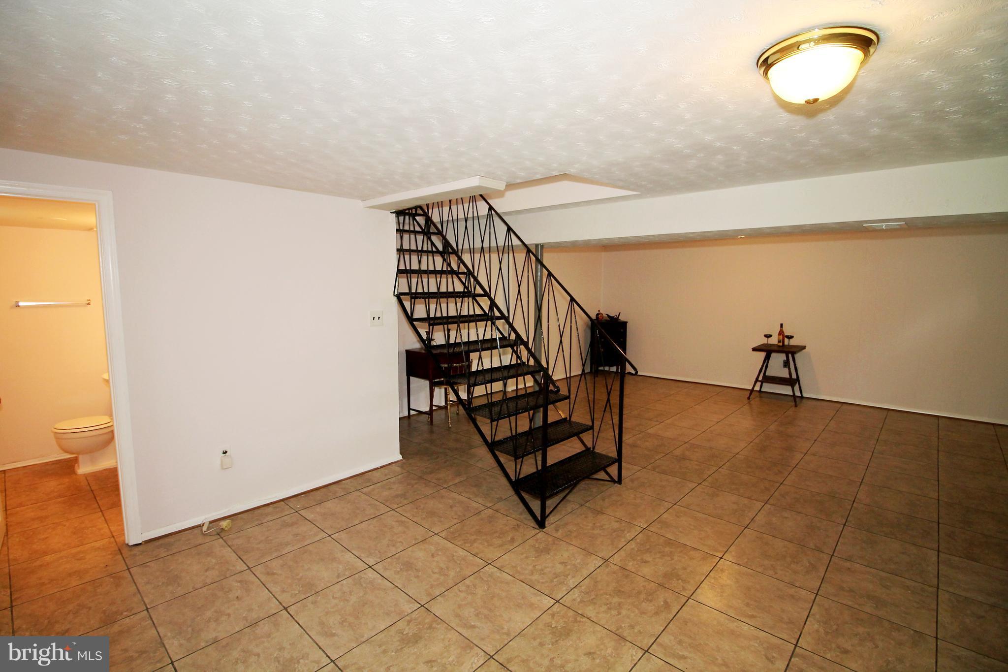 GLENARDEN WOODS - Residential