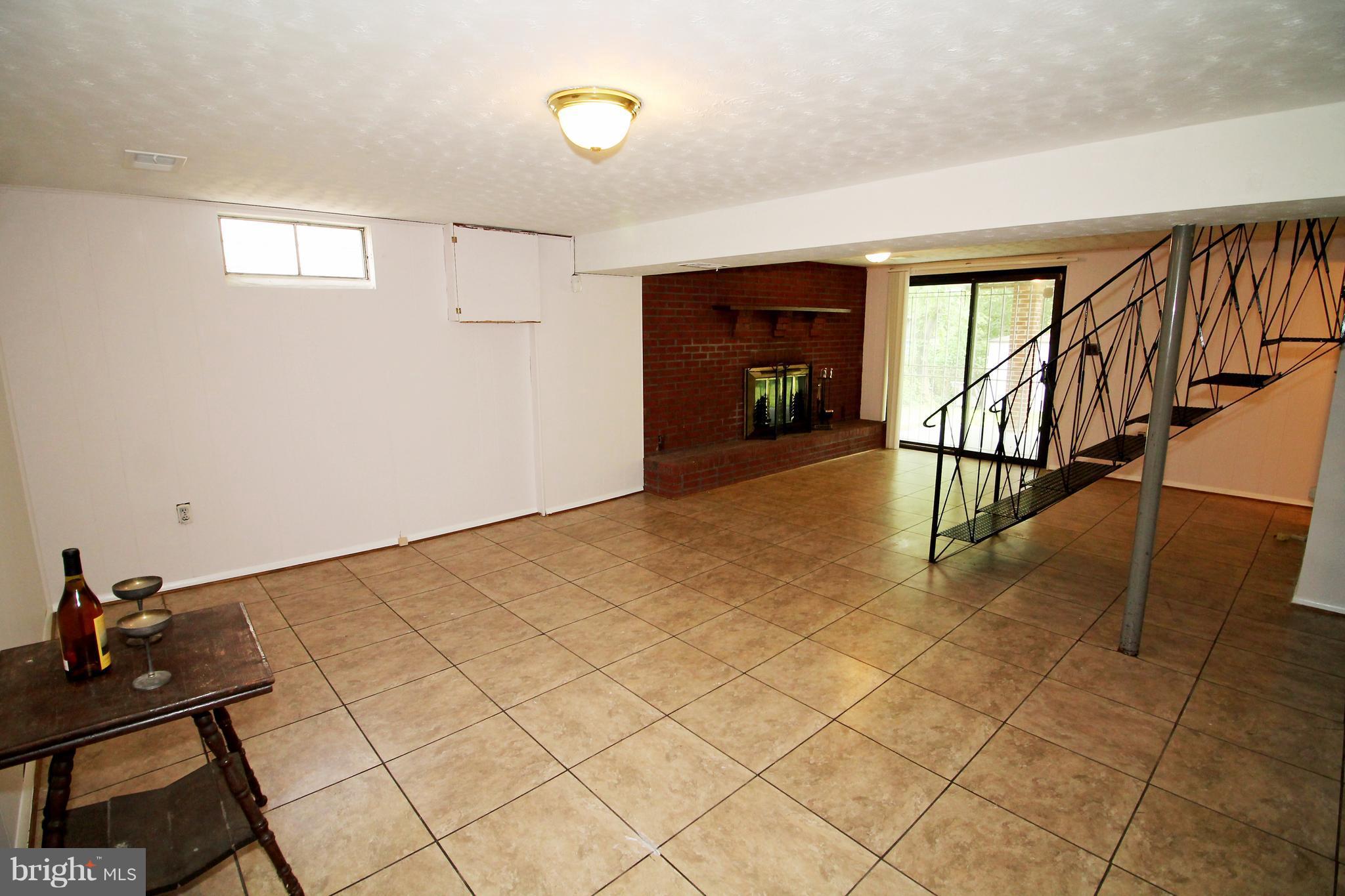 GLENARDEN WOODS - Residential