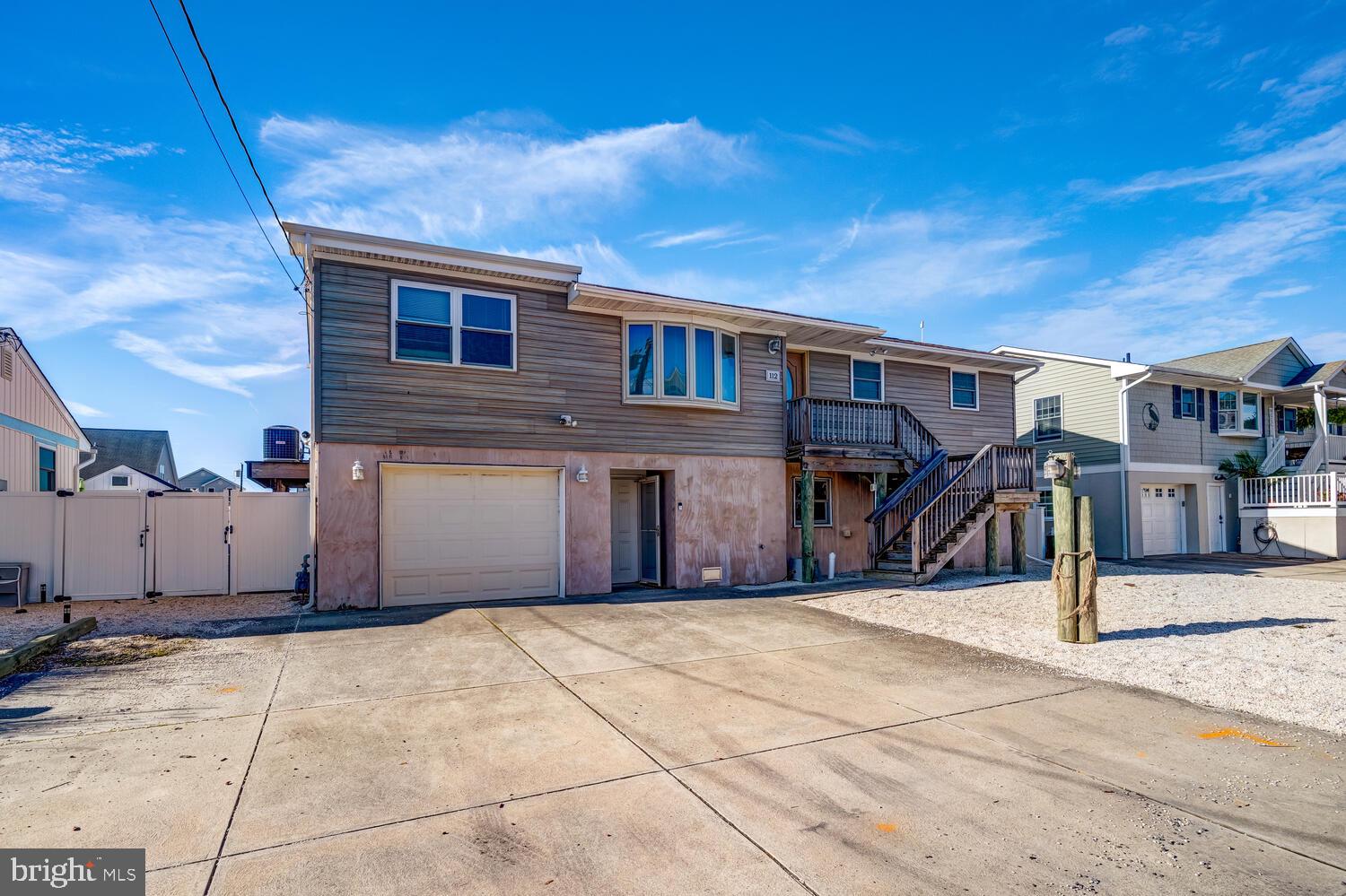 112 E POTOMAC DRIVE