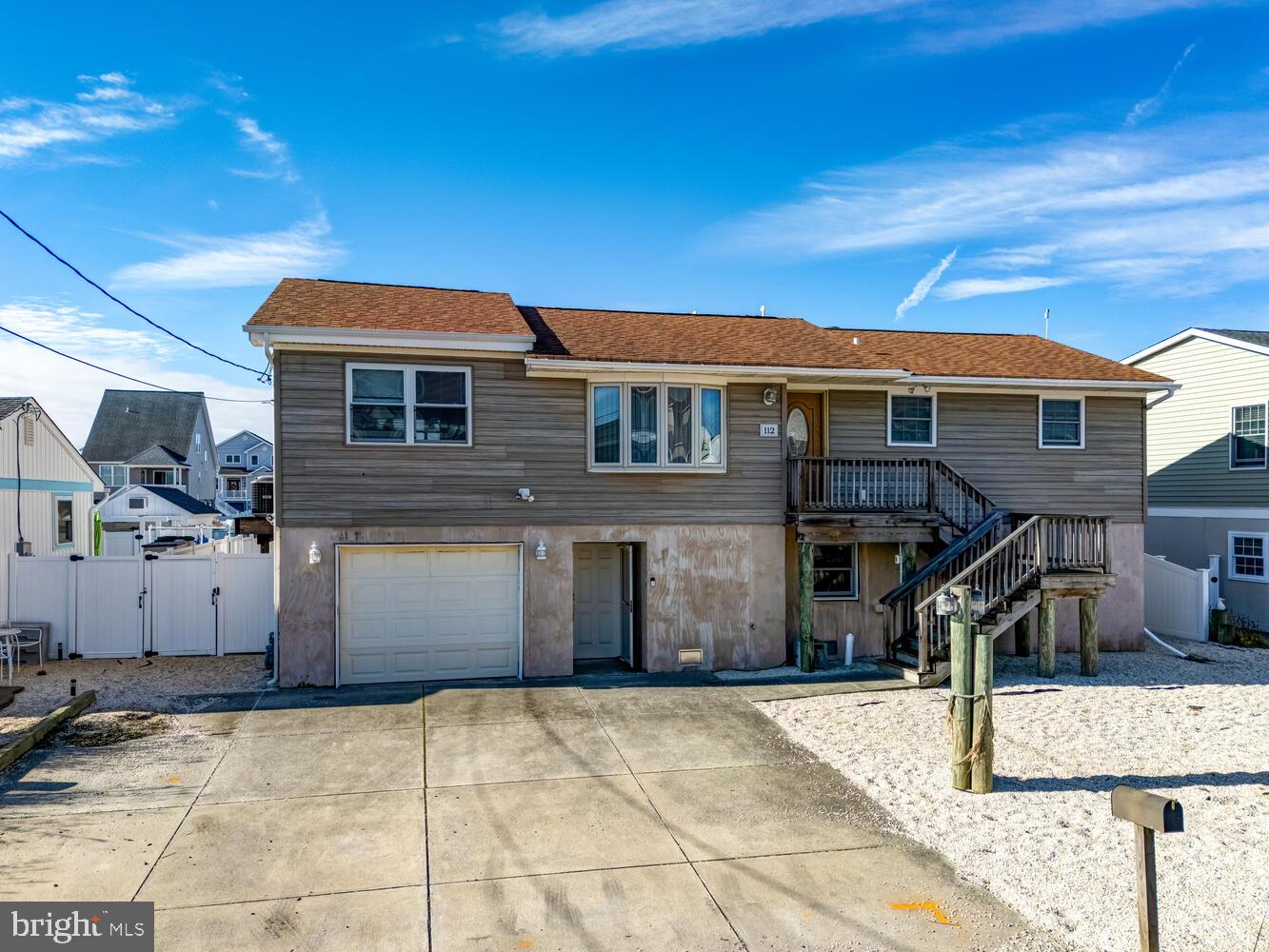 112 E POTOMAC DRIVE