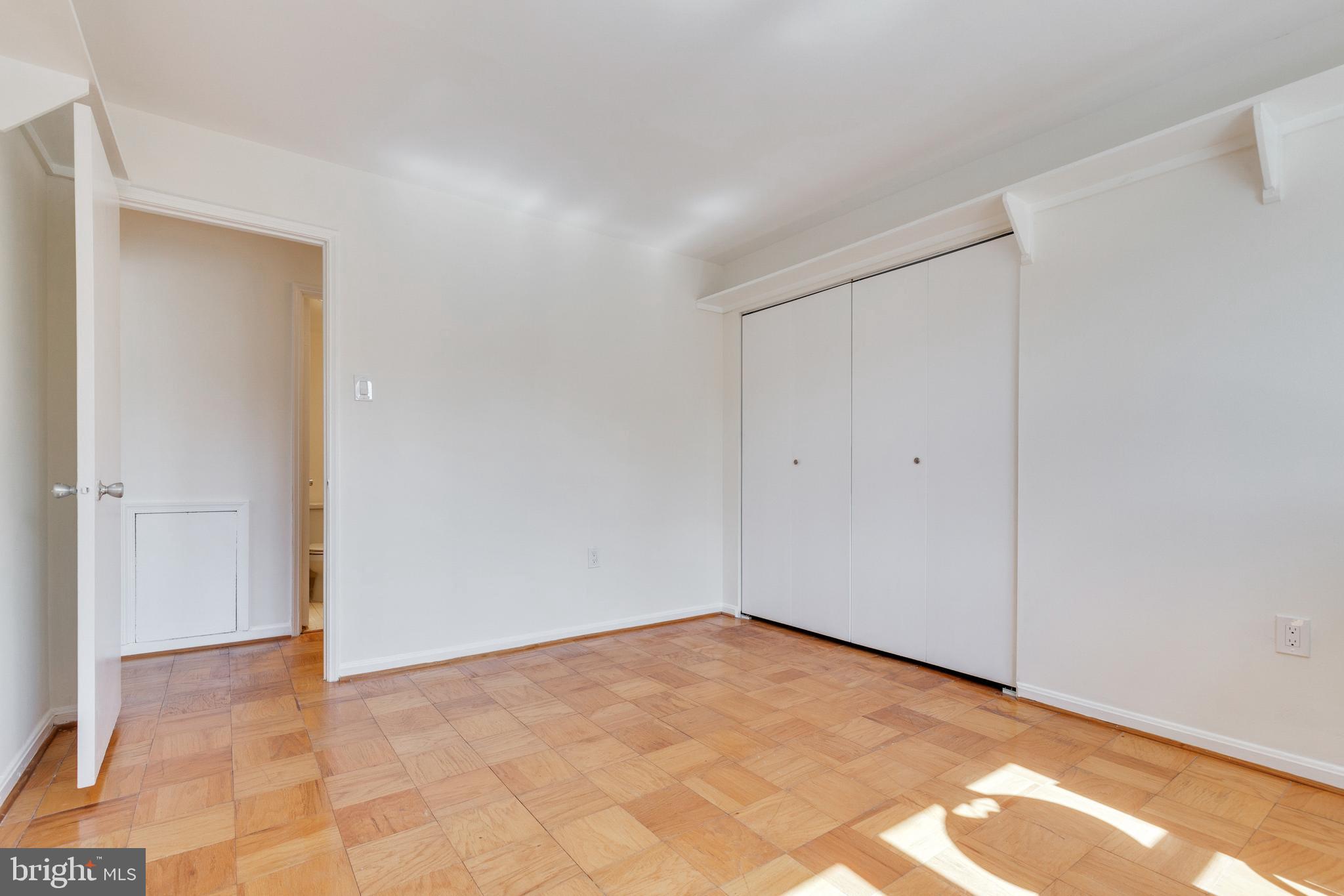 MAYFLOWER SQUARE - Residential