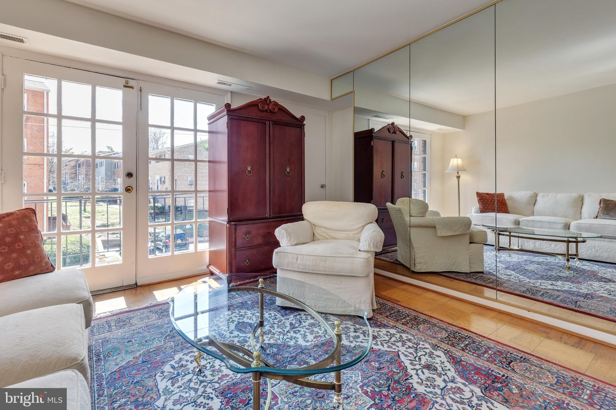 MAYFLOWER SQUARE - Residential