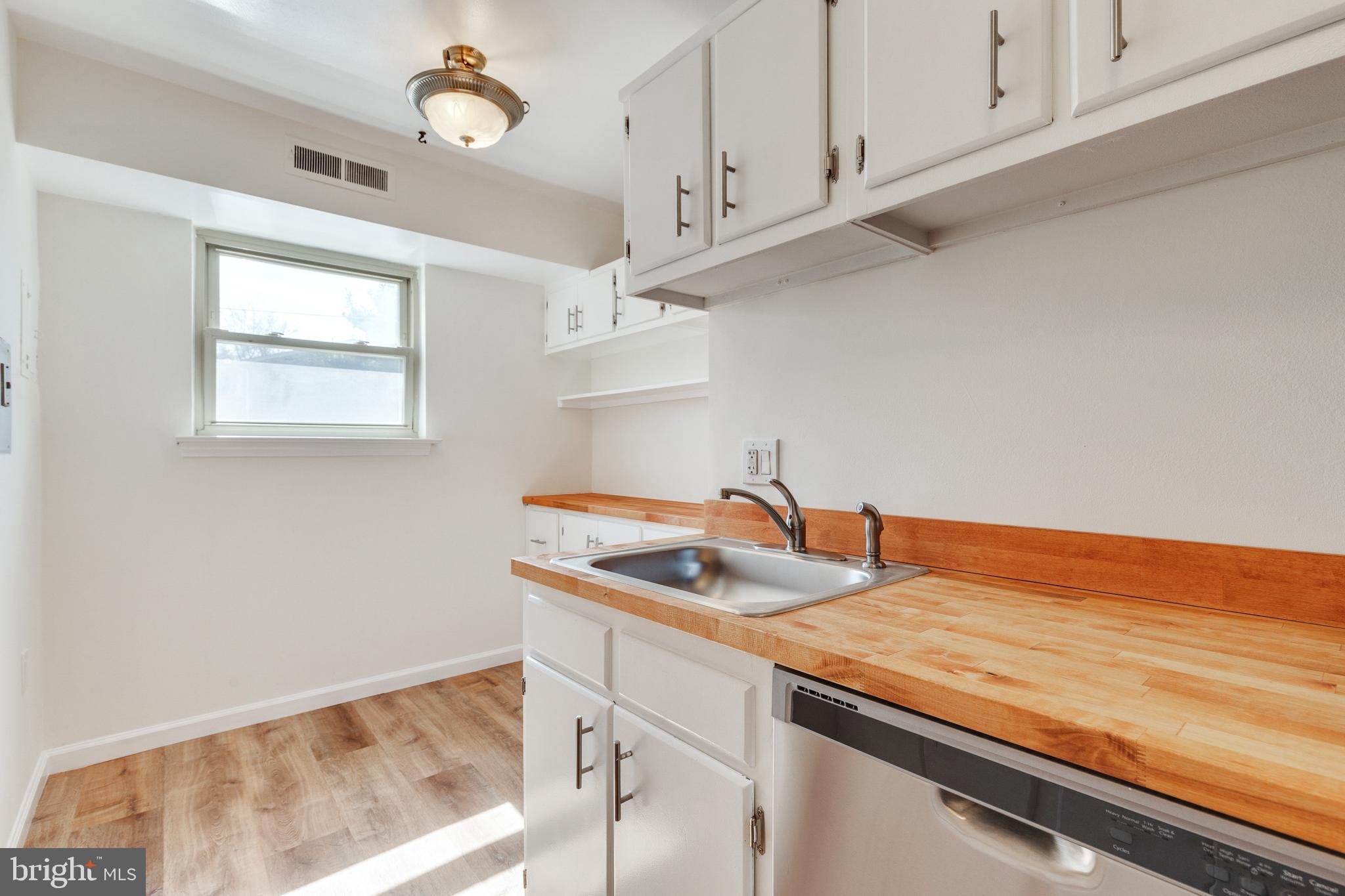 MAYFLOWER SQUARE - Residential