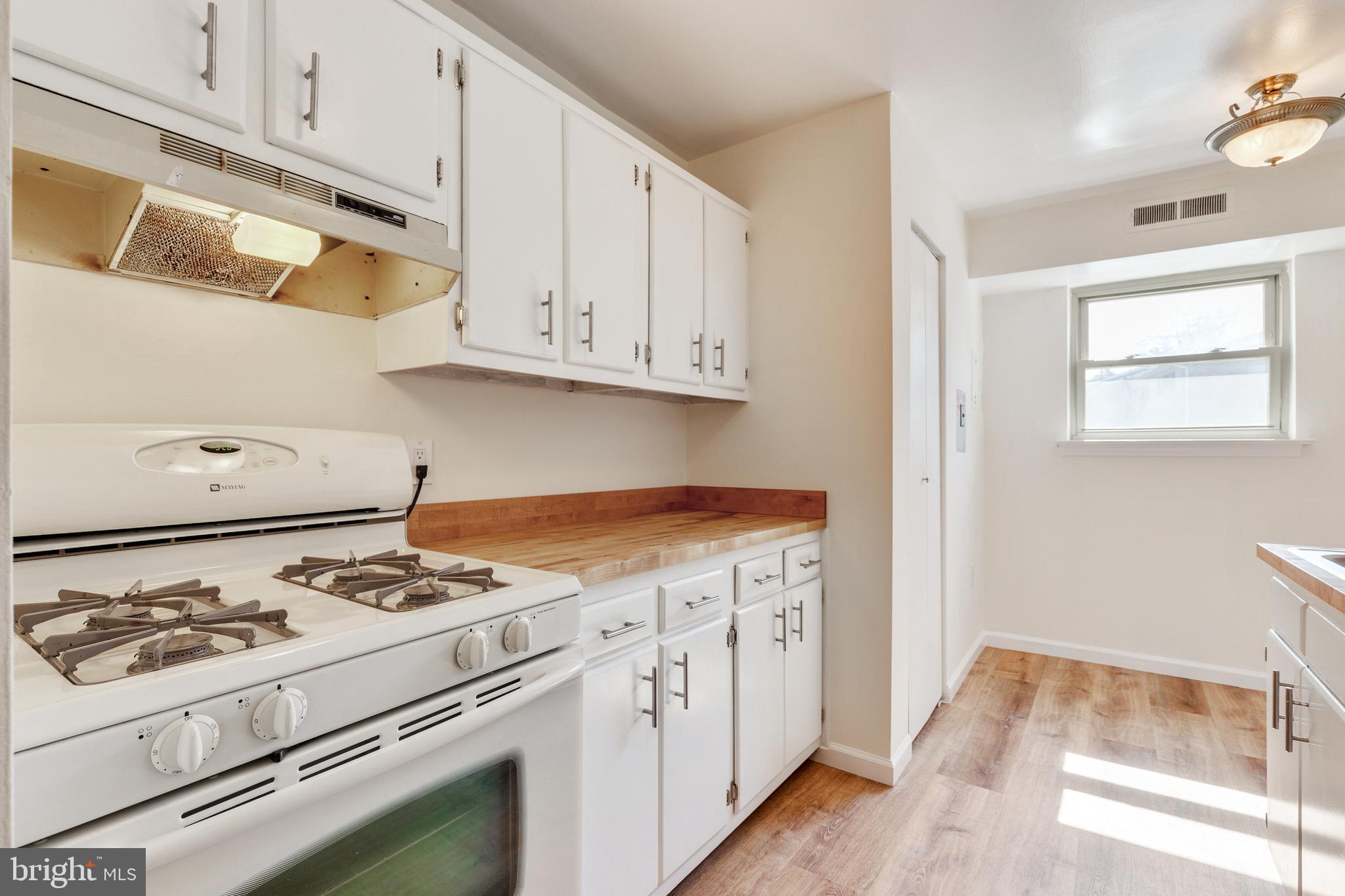 MAYFLOWER SQUARE - Residential