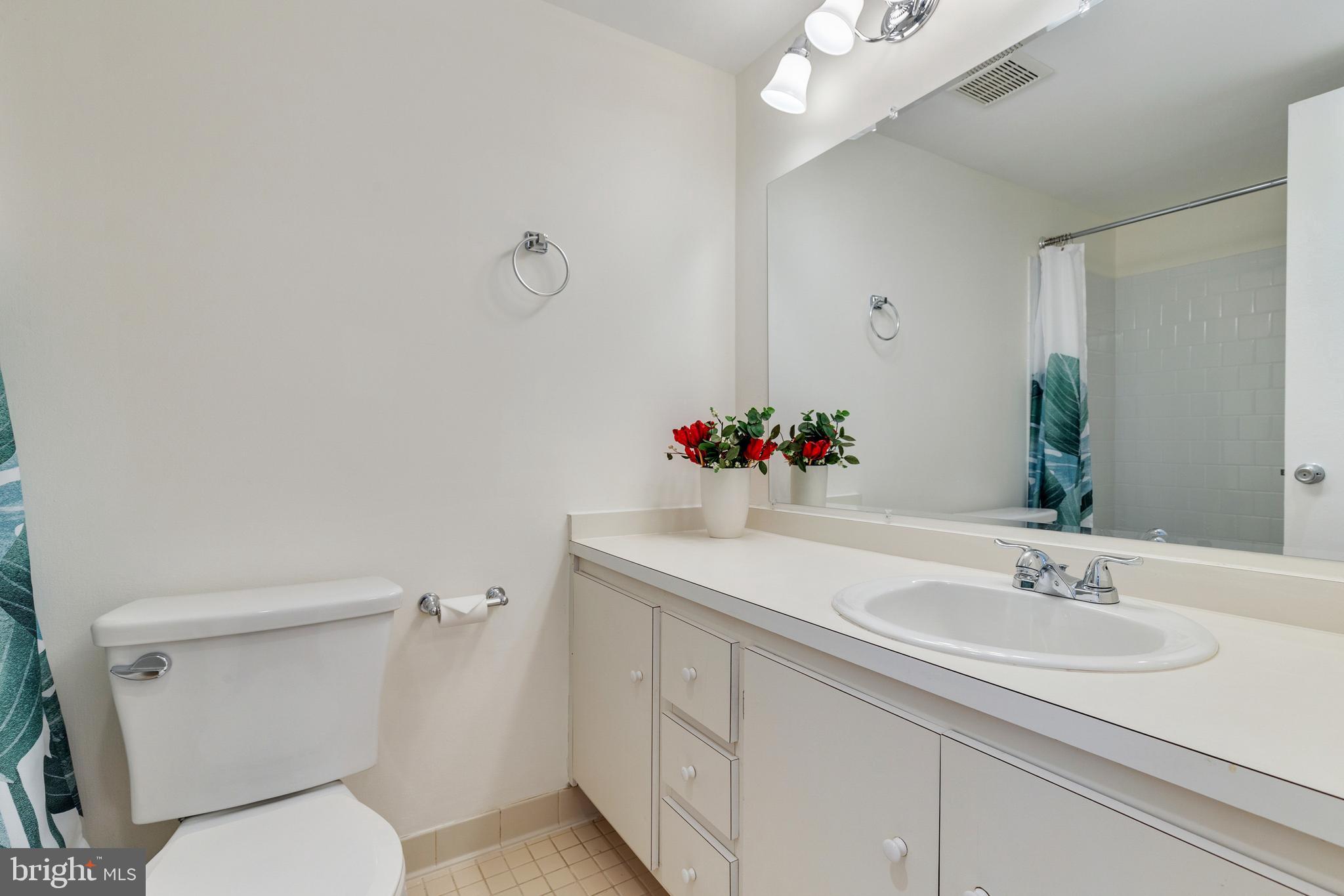 MAYFLOWER SQUARE - Residential